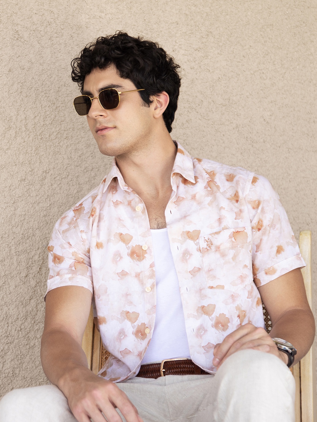 U.S. Polo Assn. Men Classic Tailored Fit Spread Collar Floral Printed Cotton Casual Shirt, Beige
U.S. Polo Assn. Men Classic Tailored Fit Spread Collar Floral Printed Cotton Casual Shirt, Beige