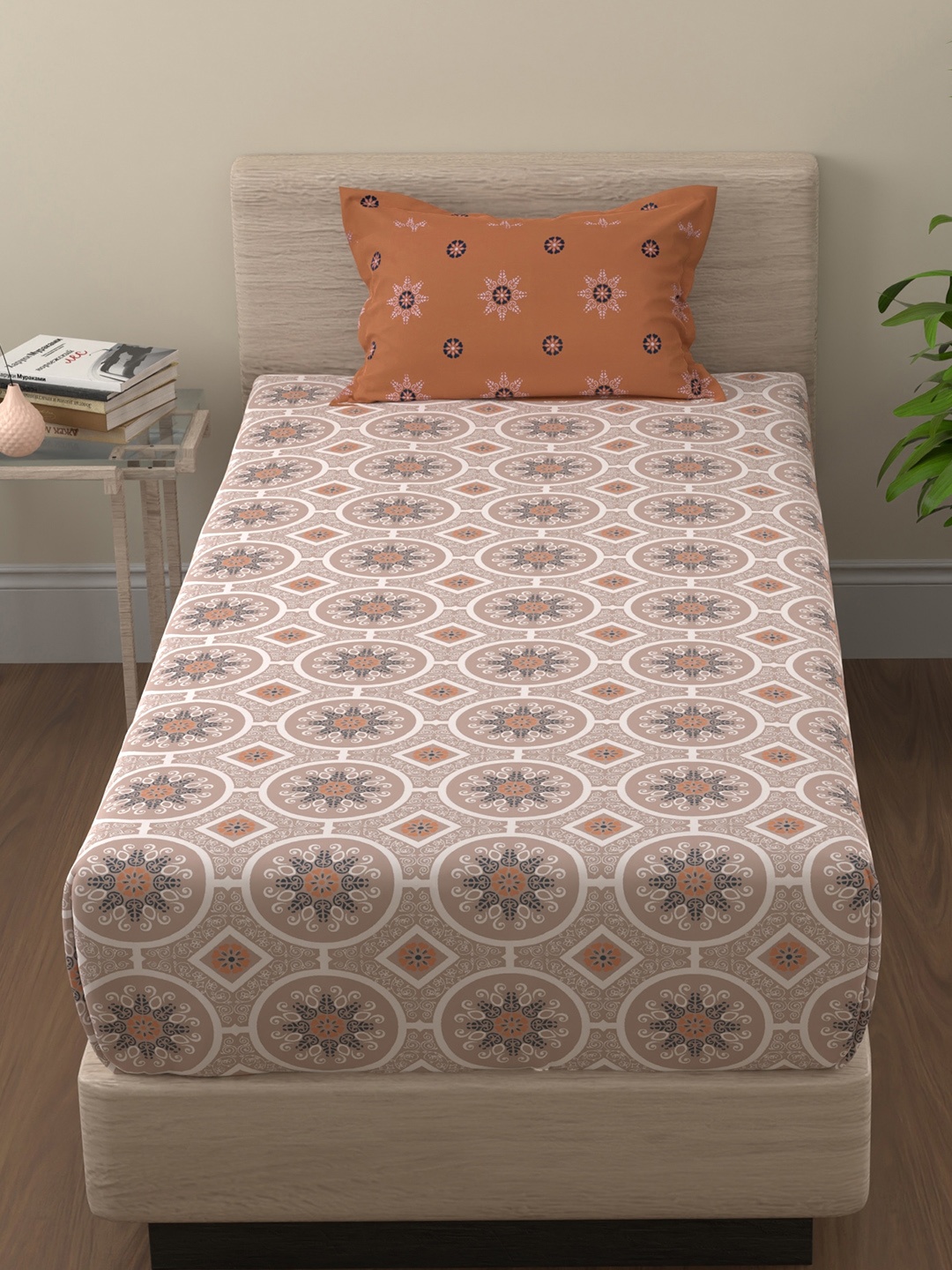Huesland Brown & White Ethnic Motifs 144 TC Cotton Single Bedsheet Set 2.23 m x 1.397 m
Huesland Brown & White Ethnic Motifs 144 TC Cotton Single Bedsheet Set 2.23 m x 1.397 m
