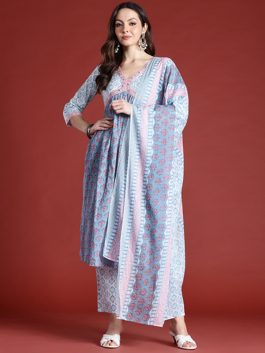 Indo Era Floral Printed Empire Beads and Stones Pure Cotton Kurta with Trousers & Dupatta, Blue
Indo Era Floral Printed Empire Beads and Stones Pure Cotton Kurta with Trousers & Dupatta, Blue