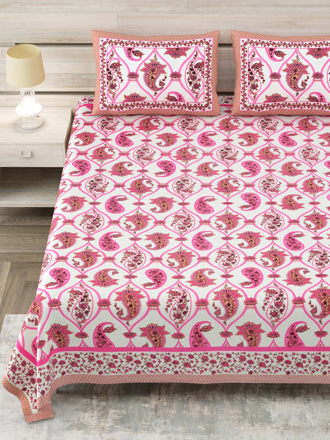 Aapno Rajasthan Pink Paisley Printed Pure Cotton 144 TC King Bedsheet Set 2.74m x 2.74m
Aapno Rajasthan Pink Paisley Printed Pure Cotton 144 TC King Bedsheet Set 2.74m x 2.74m