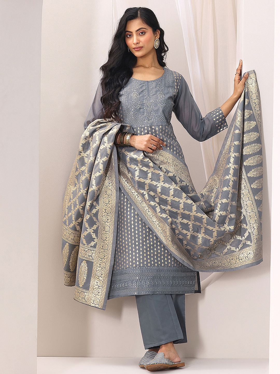 Libas Floral Zari Woven Design Chanderi Silk Straight Kurta With Trousers & Dupatta, Grey
Libas Floral Zari Woven Design Chanderi Silk Straight Kurta With Trousers & Dupatta, Grey