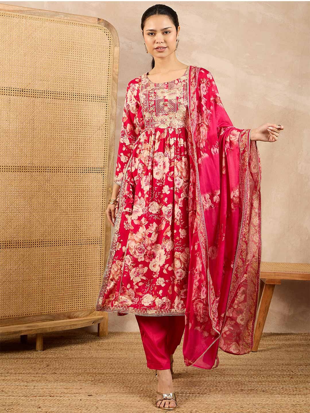 all about you Floral Embellished Chanderi Silk Anarkali Kurta With Trousers & Dupatta, Red
all about you Floral Embellished Chanderi Silk Anarkali Kurta With Trousers & Dupatta, Red