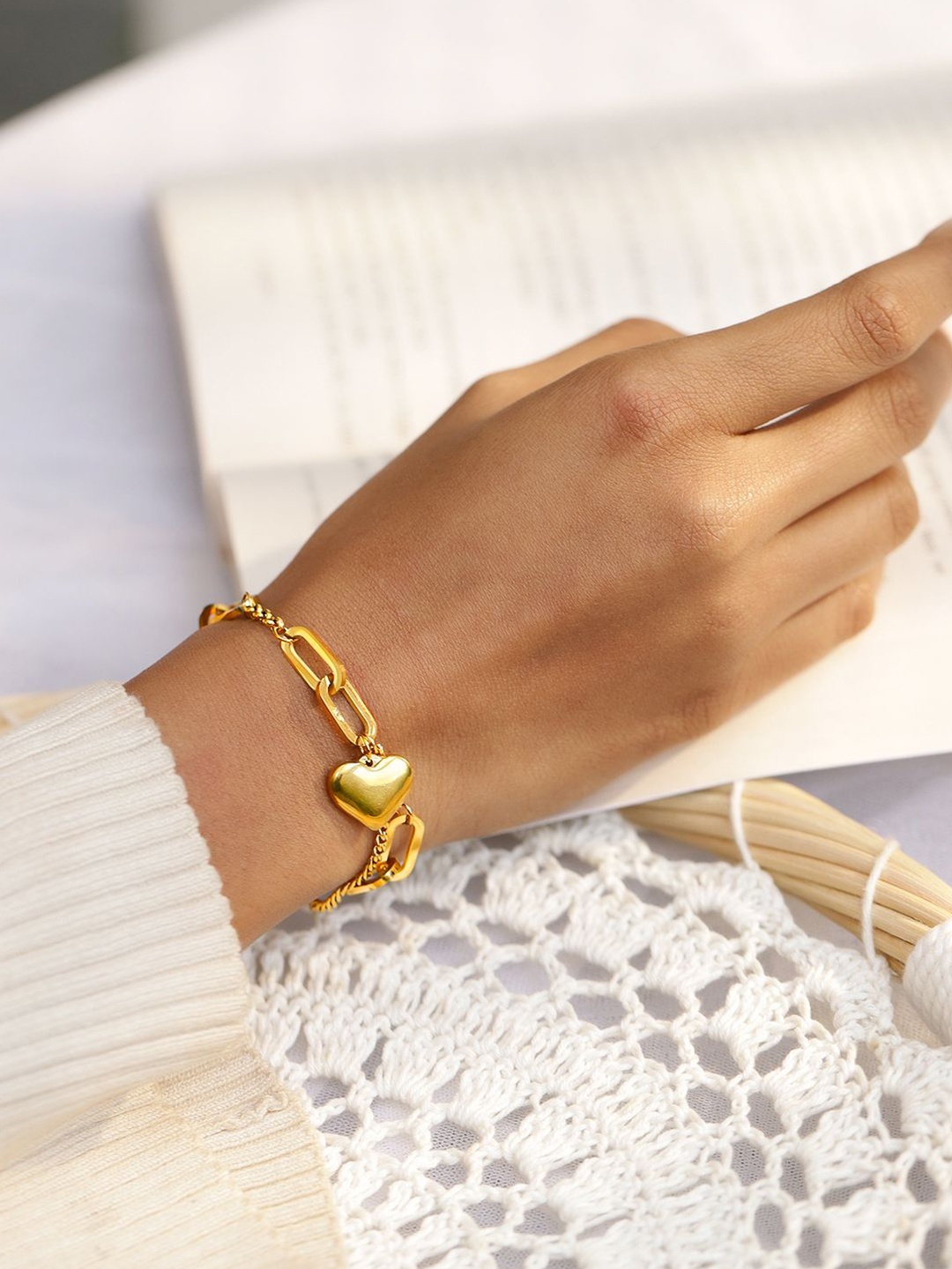 Rubans Voguish 18K Gold Plated Stainless Steel Tarnish Free Waterproof Heart Link Bracelet
Rubans Voguish 18K Gold Plated Stainless Steel Tarnish Free Waterproof Heart Link Bracelet