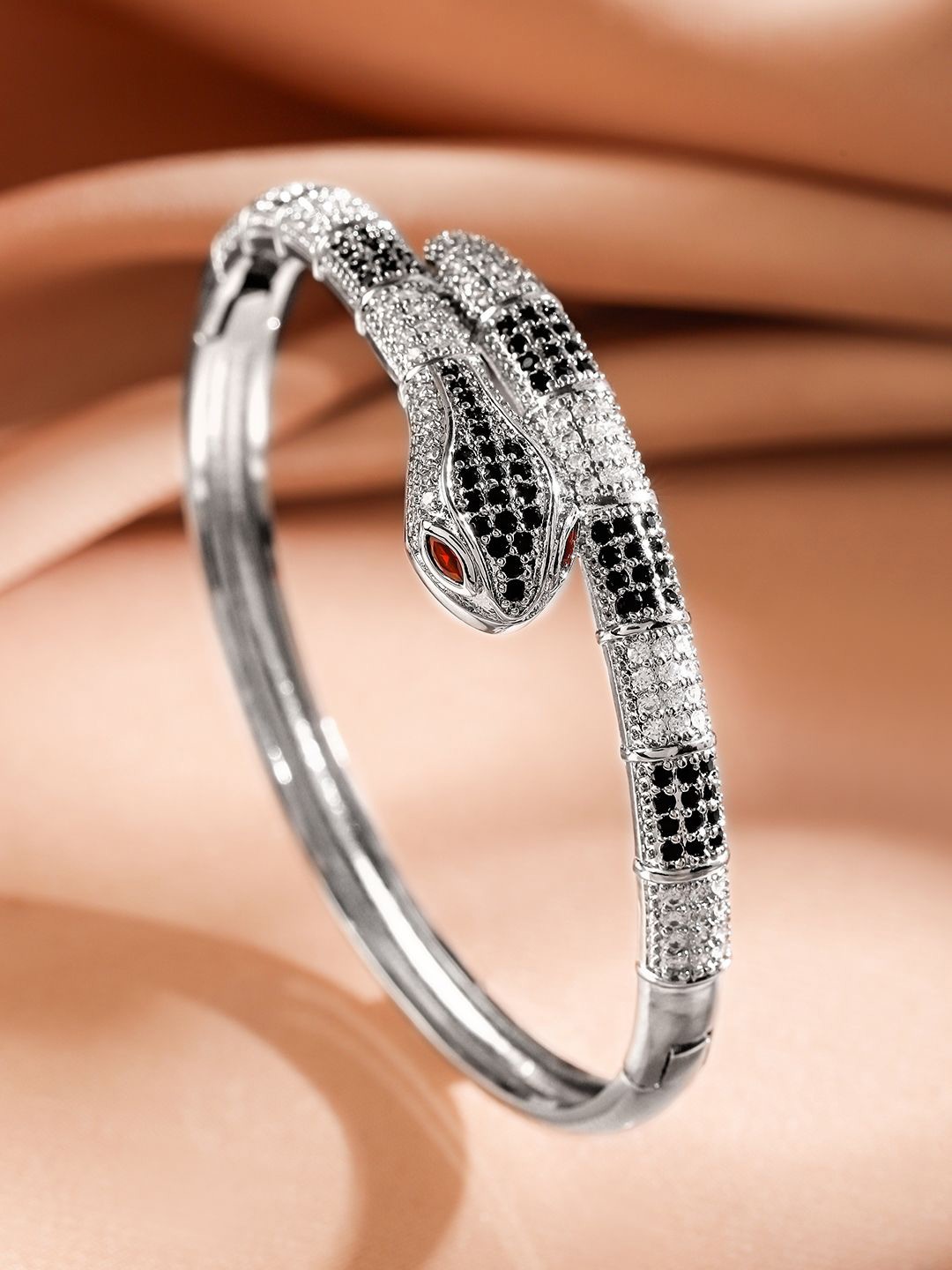 Rubans Rhodium Plated Black & White Cubic Zirconia Snake Design Openable Demi Fine Bracele, Silver
Rubans Rhodium Plated Black & White Cubic Zirconia Snake Design Openable Demi Fine Bracele, Silver