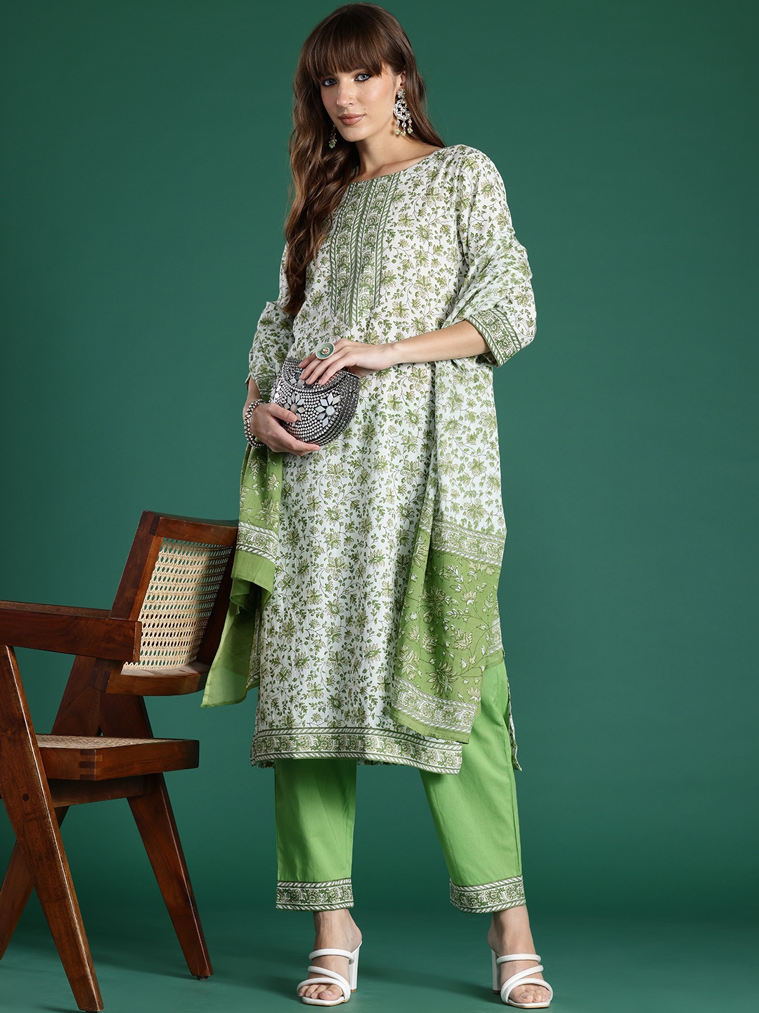 Indo Era Women Floral Printed Pure Cotton Kurta with Trousers & With Dupatta, Green
Indo Era Women Floral Printed Pure Cotton Kurta with Trousers & With Dupatta, Green