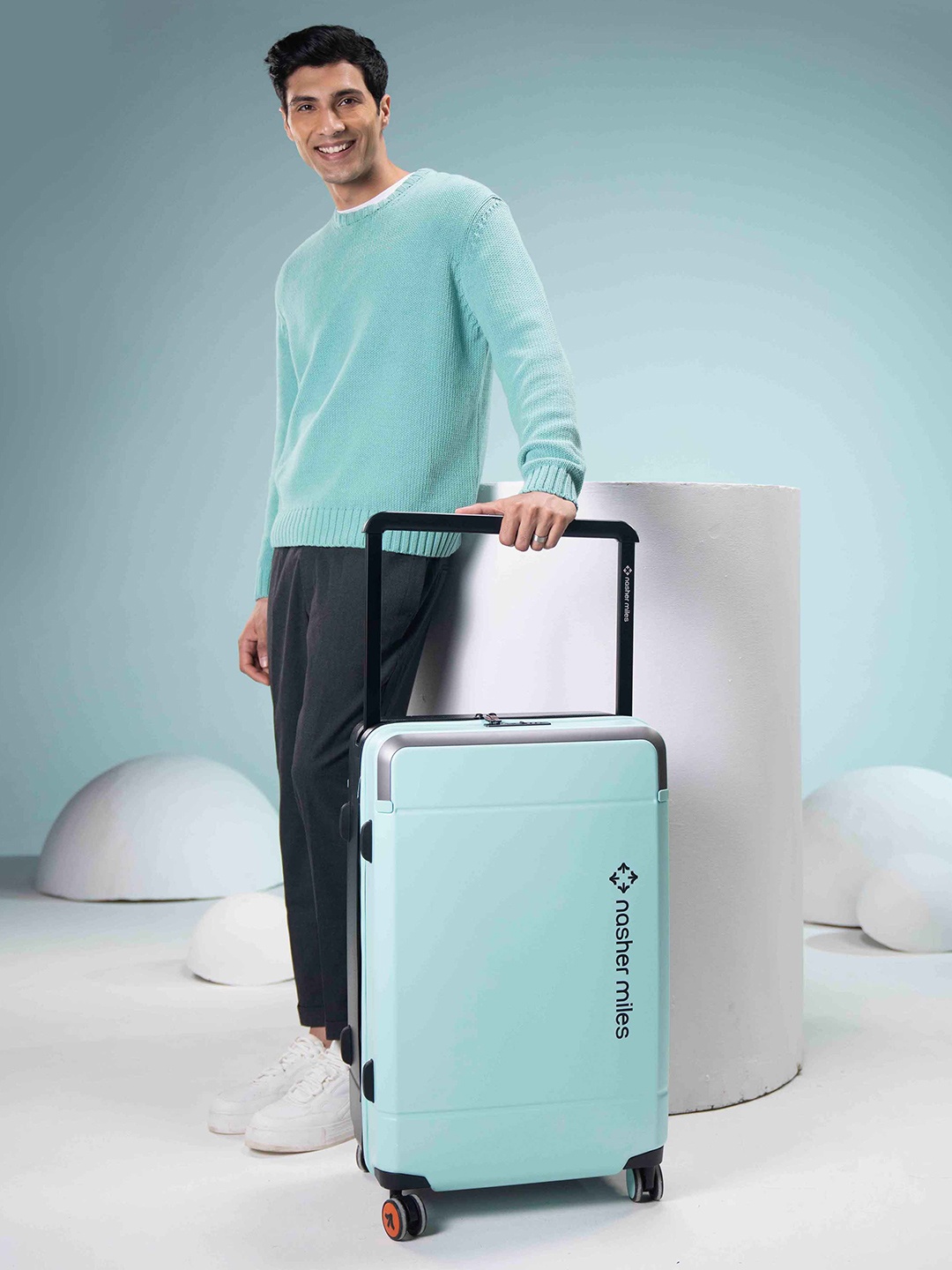 Nasher Miles Oslo Polycarbonate Medium Pastel Green Black Trolley Bag - 26 Inch (66 cm), Sea green
Nasher Miles Oslo Polycarbonate Medium Pastel Green Black Trolley Bag - 26 Inch (66 cm), Sea green