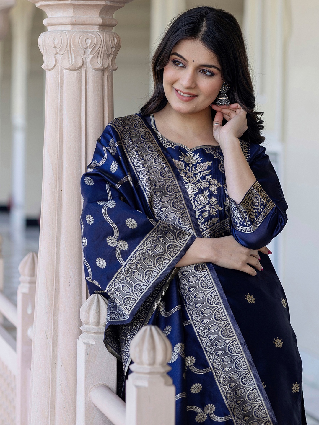 KALINI Ethnic Motifs Woven Design Sweetheart Neck Straight Kurta With Trouser And Dupatta, Blue
KALINI Ethnic Motifs Woven Design Sweetheart Neck Straight Kurta With Trouser And Dupatta, Blue