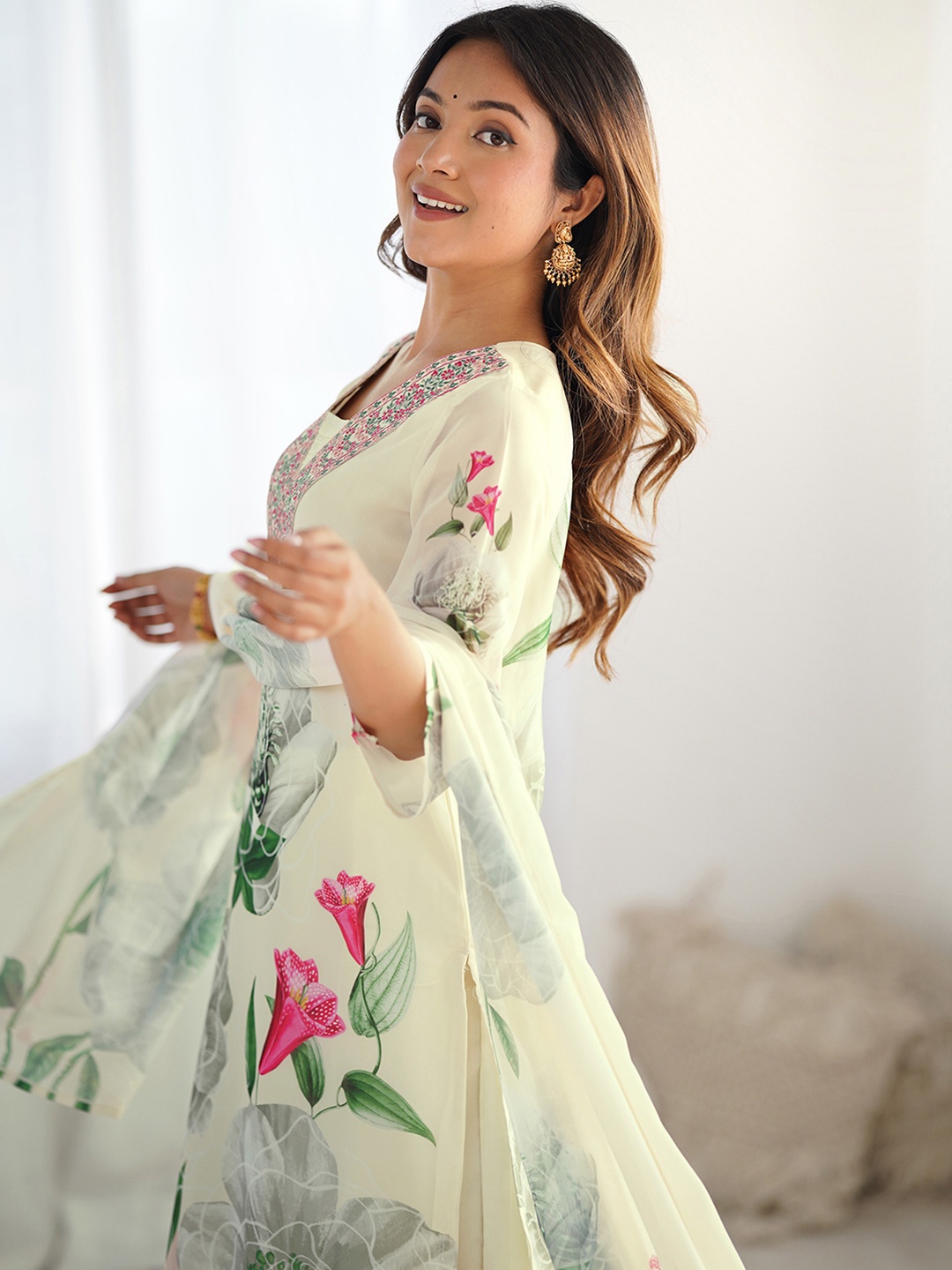 KALINI Floral Printed V Neck Sequinned Georgette Kurta With Trousers And Dupatta, Off white
KALINI Floral Printed V Neck Sequinned Georgette Kurta With Trousers And Dupatta, Off white