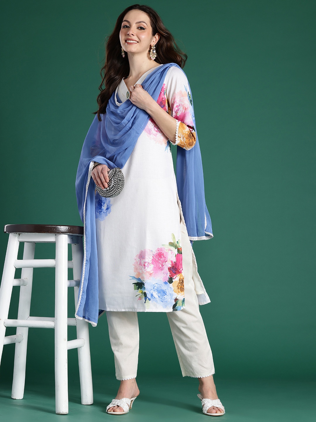 Indo Era Floral Printed Beads and Stones Linen Kurta with Trousers & With Dupatta, Off white
Indo Era Floral Printed Beads and Stones Linen Kurta with Trousers & With Dupatta, Off white