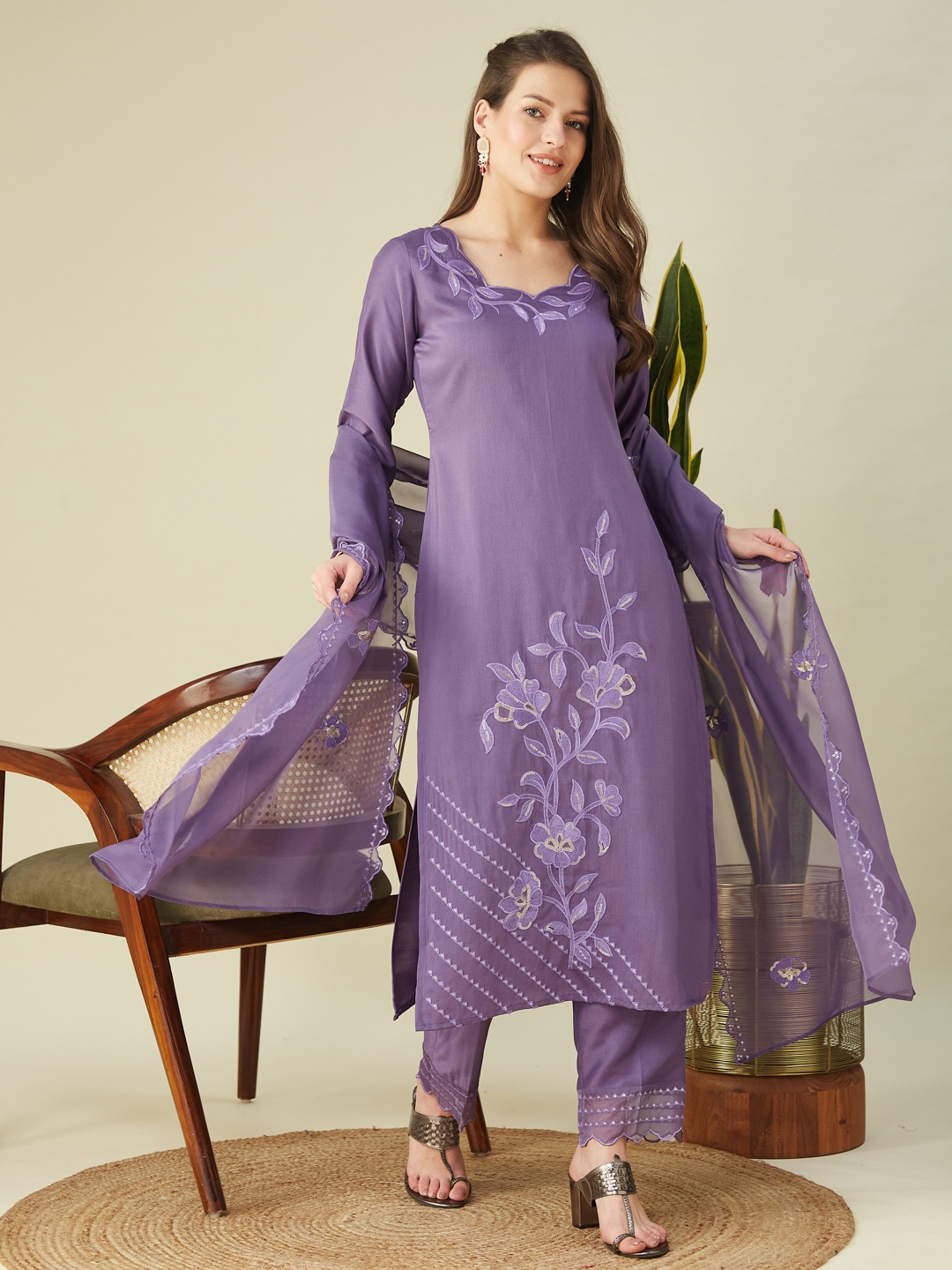 Colors of Earth Floral Embroidered Thread Work Straight Kurta With Trousers & Dupatta, Purple
Colors of Earth Floral Embroidered Thread Work Straight Kurta With Trousers & Dupatta, Purple