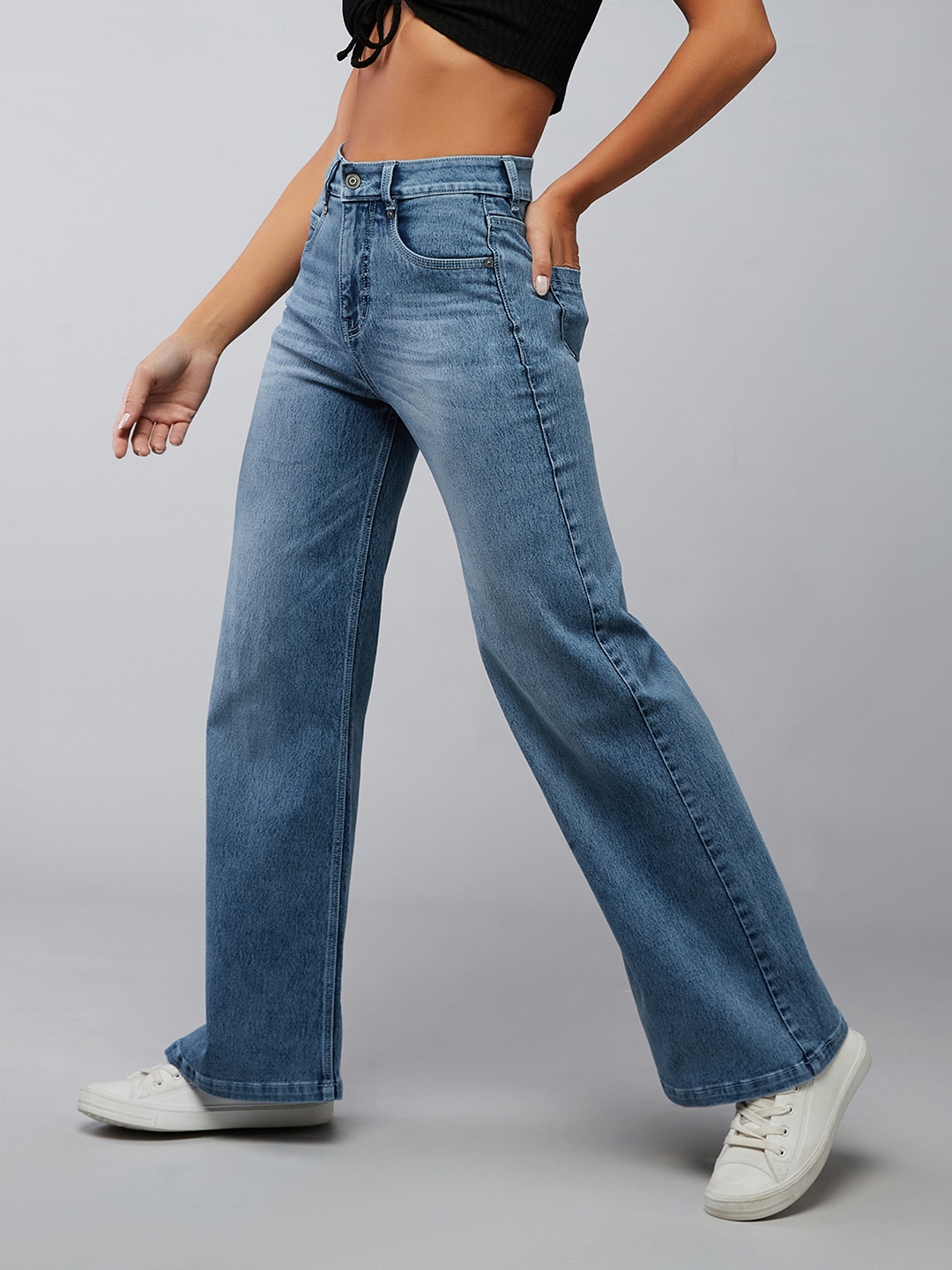 DOLCE CRUDO Women Wide Leg High-Rise Low Distress Heavy Fade Stretchable Jeans, Blue
DOLCE CRUDO Women Wide Leg High-Rise Low Distress Heavy Fade Stretchable Jeans, Blue
