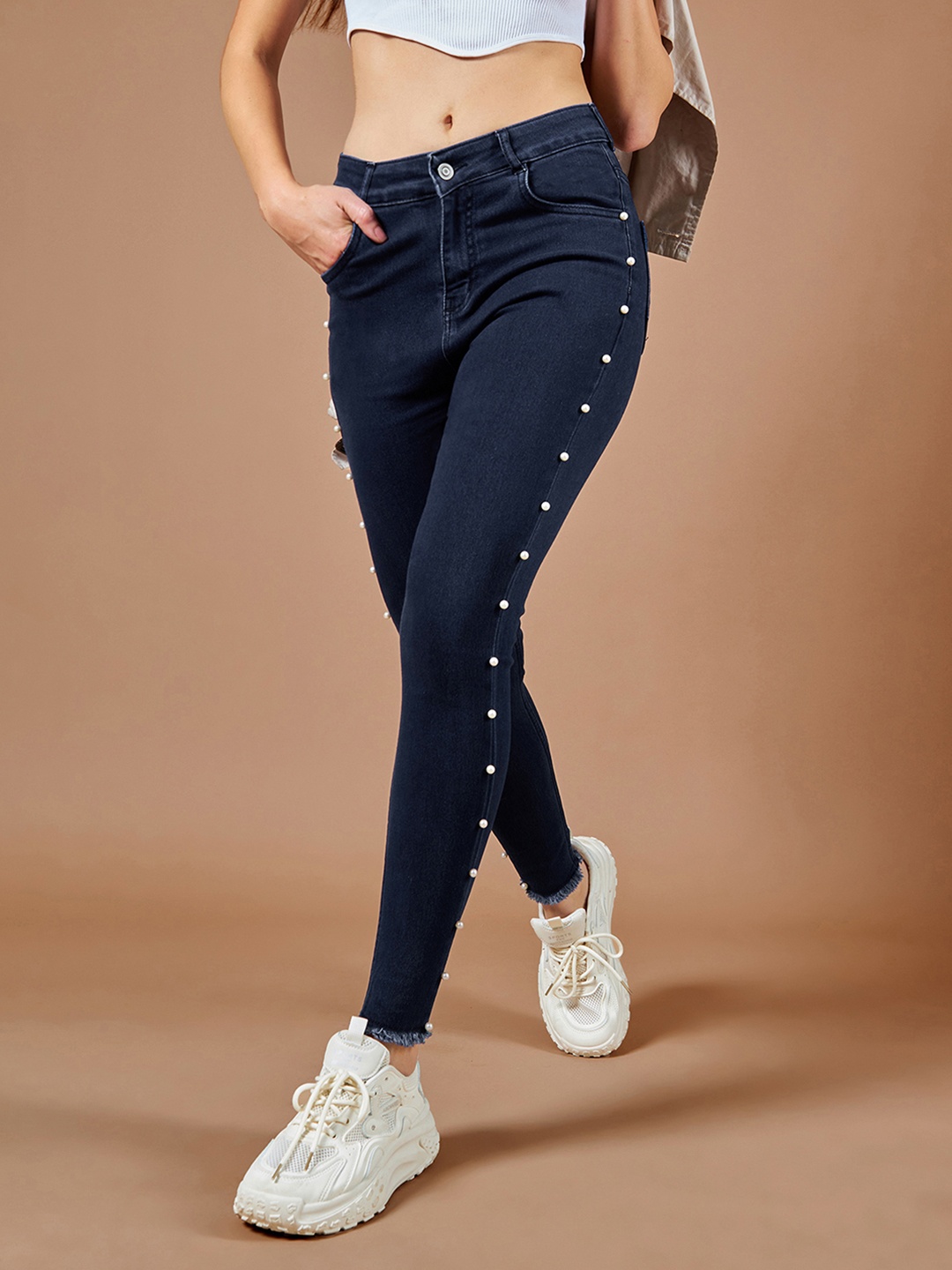 DOLCE CRUDO Women Skinny Fit High-Rise Low Distress Stretchable Jeans, Navy blue
DOLCE CRUDO Women Skinny Fit High-Rise Low Distress Stretchable Jeans, Navy blue