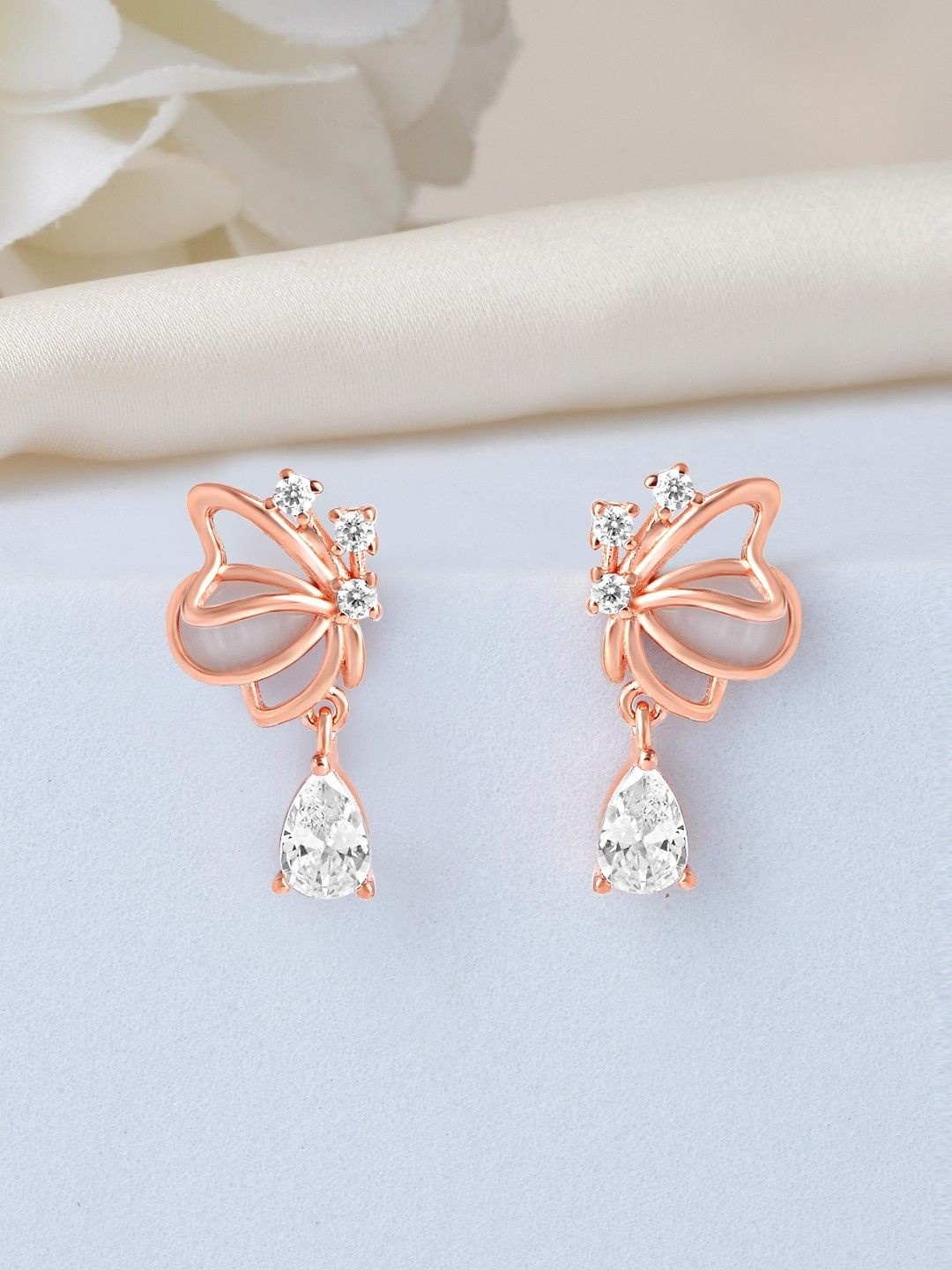 Zavya 92.5 Sterling Silver Rose Gold-Plated Cubic Zirconia Contemporary Drop Earrings
Zavya 92.5 Sterling Silver Rose Gold-Plated Cubic Zirconia Contemporary Drop Earrings