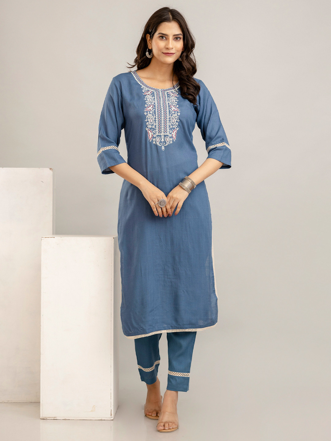 DishaDakshin Floral Yoke Design Thread Work Straight Kurta with Trouser, Blue
DishaDakshin Floral Yoke Design Thread Work Straight Kurta with Trouser, Blue