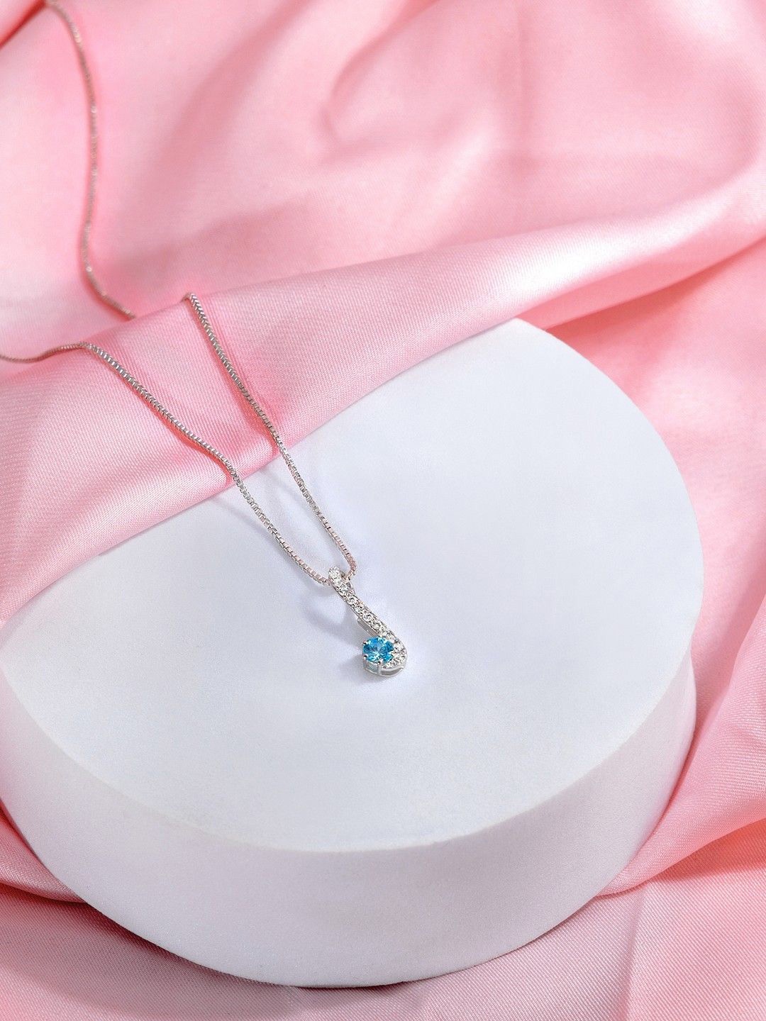 Zavya 925 Sterling Silver Rhodium-Plated Cubic Zirconia Studded Oval Pendant With Chain
Zavya 925 Sterling Silver Rhodium-Plated Cubic Zirconia Studded Oval Pendant With Chain