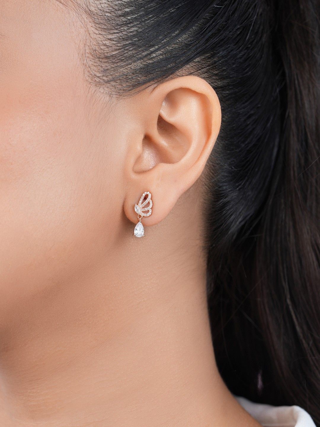 Zavya 925 Pure Sterling Silver Rose Gold-Plated Cubic Zirconia Studded Drop Earrings
Zavya 925 Pure Sterling Silver Rose Gold-Plated Cubic Zirconia Studded Drop Earrings