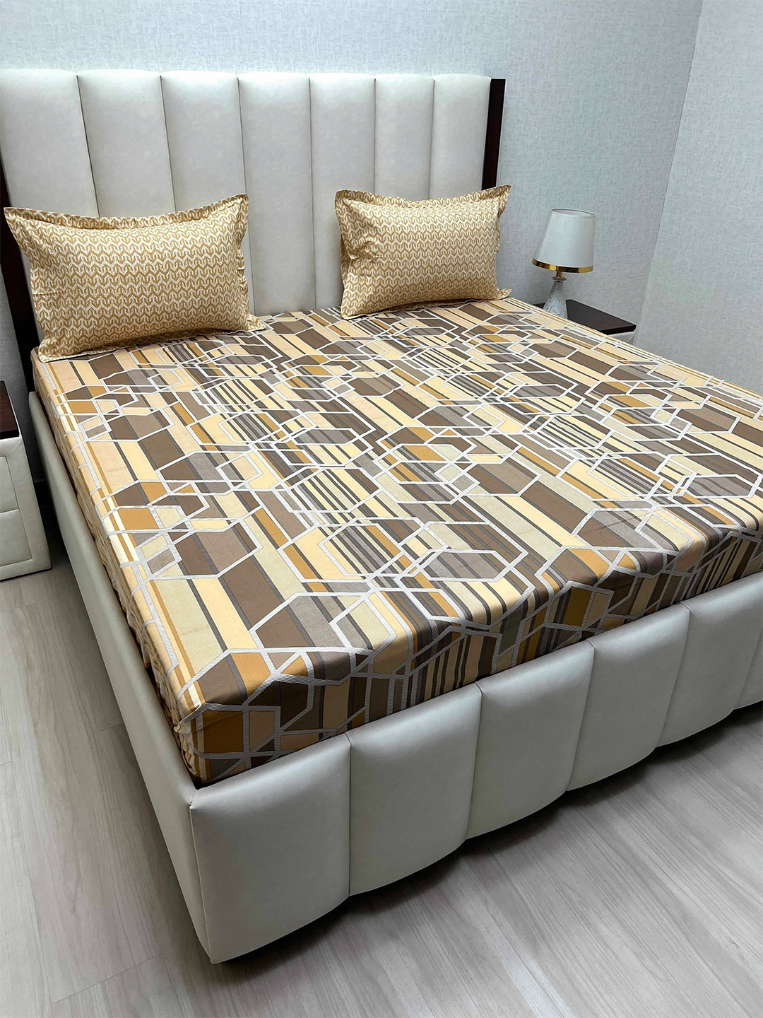 Pure Decor Passion Brown Printed Pure Cotton 300 TC Queen Bedsheet Set 2.74 m x 2.74 m
Pure Decor Passion Brown Printed Pure Cotton 300 TC Queen Bedsheet Set 2.74 m x 2.74 m