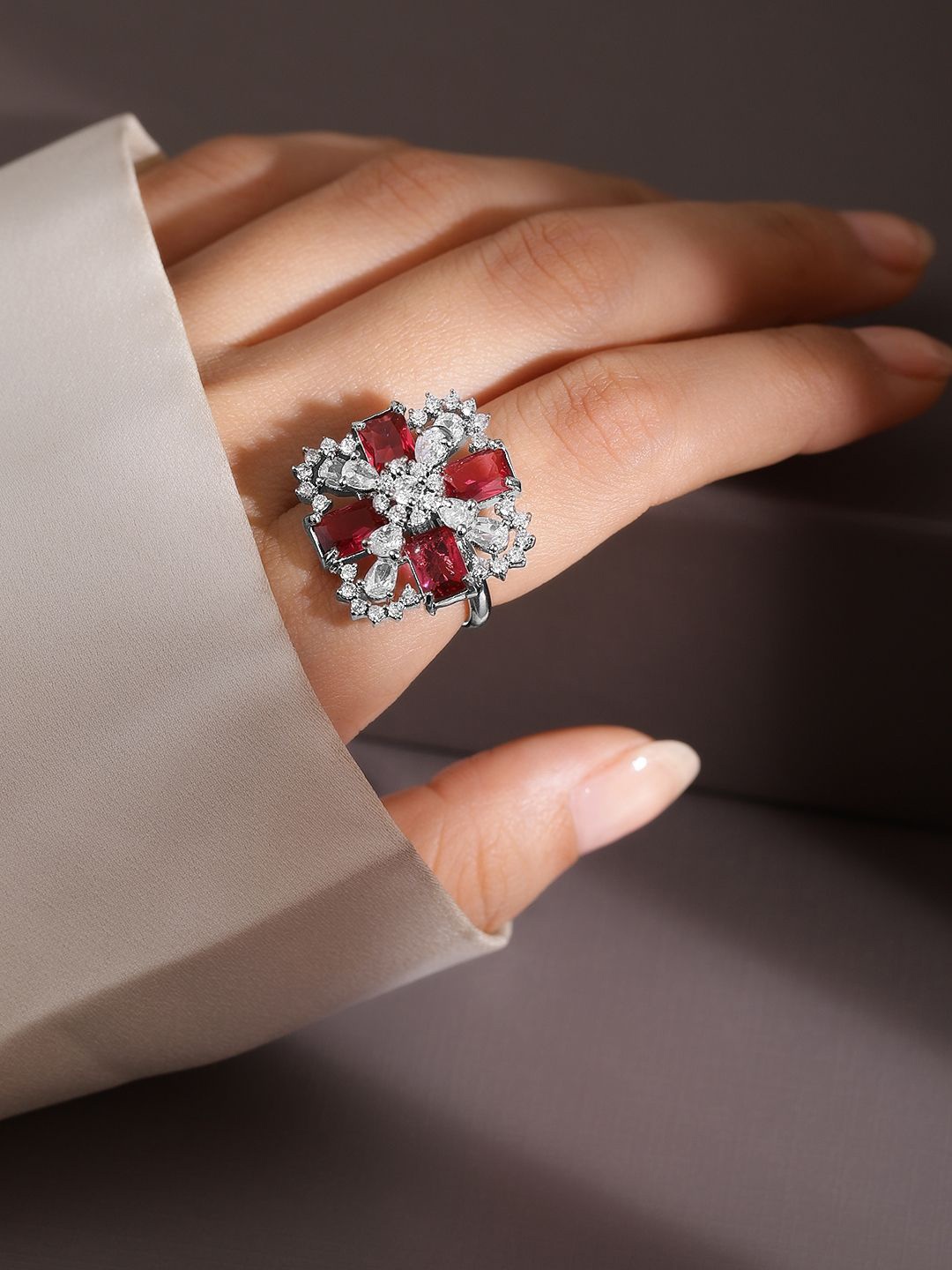 Rubans Rhodium-Plated Cubic Zirconia Studded Floral Cross Adjustabl Finger Ring, Silver
Rubans Rhodium-Plated Cubic Zirconia Studded Floral Cross Adjustabl Finger Ring, Silver