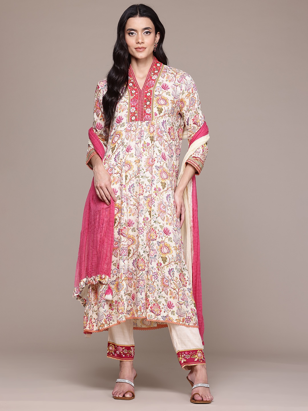 aarke Ritu Kumar Women Floral Printed Pleated Kurta with Trousers & With Dupatta, Off white
aarke Ritu Kumar Women Floral Printed Pleated Kurta with Trousers & With Dupatta, Off white