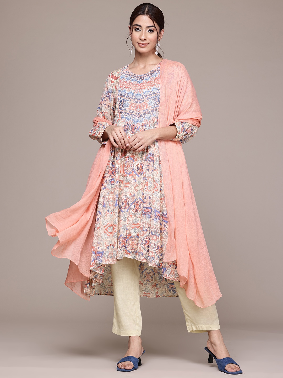 aarke Ritu Kumar Printed Pleated Pure Cotton Kurta with Trousers & With Dupatta, Off white
aarke Ritu Kumar Printed Pleated Pure Cotton Kurta with Trousers & With Dupatta, Off white