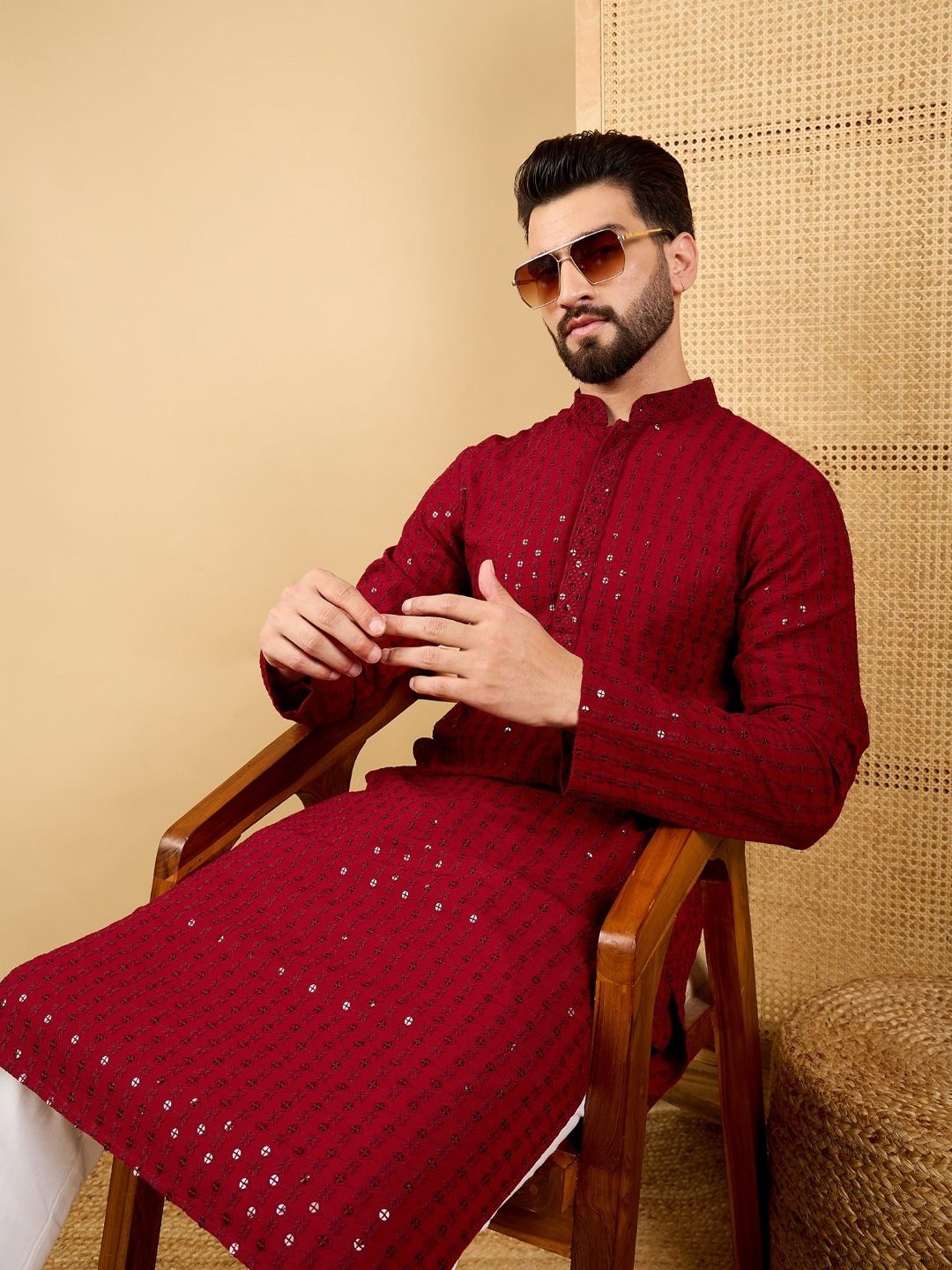 House of Pataudi Mandarin Collar Floral Embroidered Chikankari Straight Kurta, Maroon
House of Pataudi Mandarin Collar Floral Embroidered Chikankari Straight Kurta, Maroon