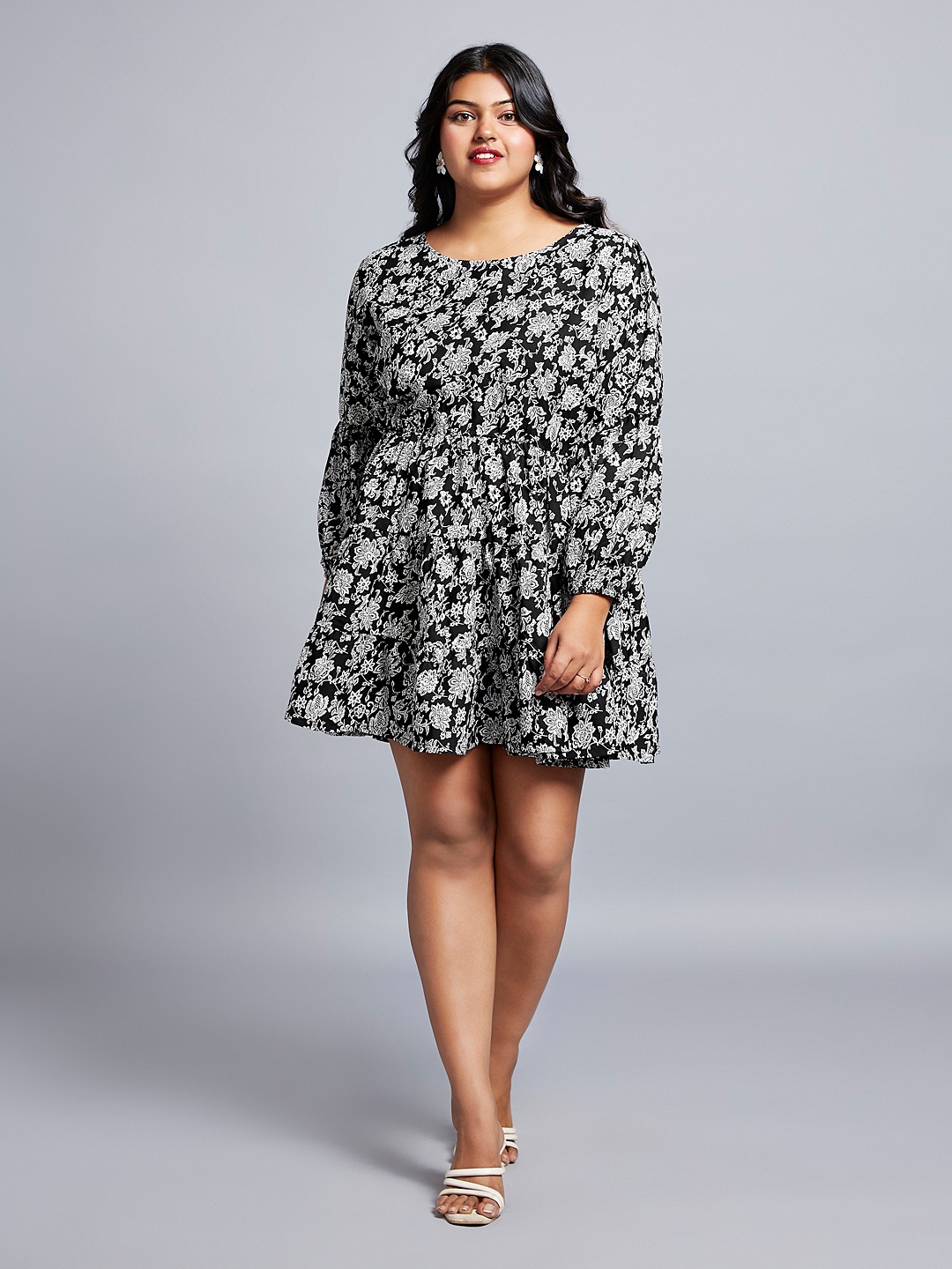 Globus Gloplus Floral Printed Bishop Sleeves Fit & Flare Tiered Mini Plus Size Dress, Black
Globus Gloplus Floral Printed Bishop Sleeves Fit & Flare Tiered Mini Plus Size Dress, Black