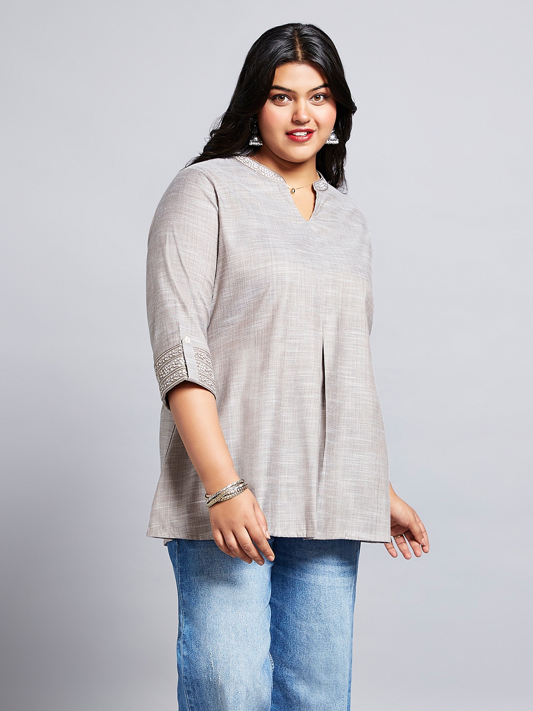 Globus Gloplus Mandarin Collar Embroidered Sleeves Plus Size Workwear Tunic, Grey
Globus Gloplus Mandarin Collar Embroidered Sleeves Plus Size Workwear Tunic, Grey