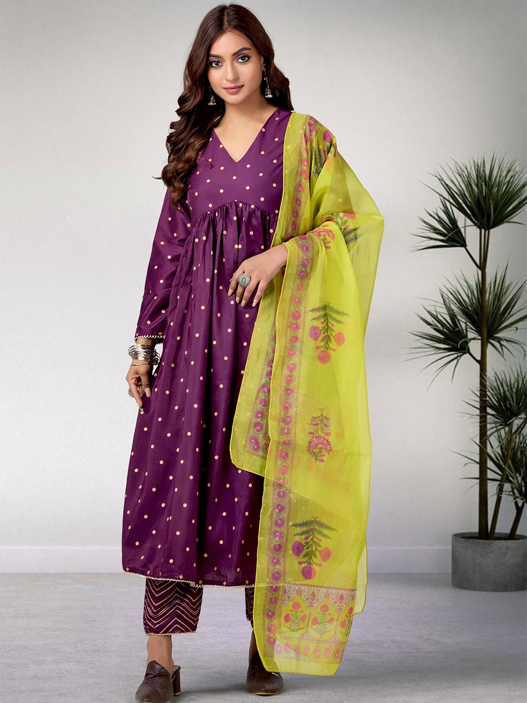 Anouk Rustic Women Floral Printed Pleated Kurta with Trousers & With Dupatta, Magenta
Anouk Rustic Women Floral Printed Pleated Kurta with Trousers & With Dupatta, Magenta