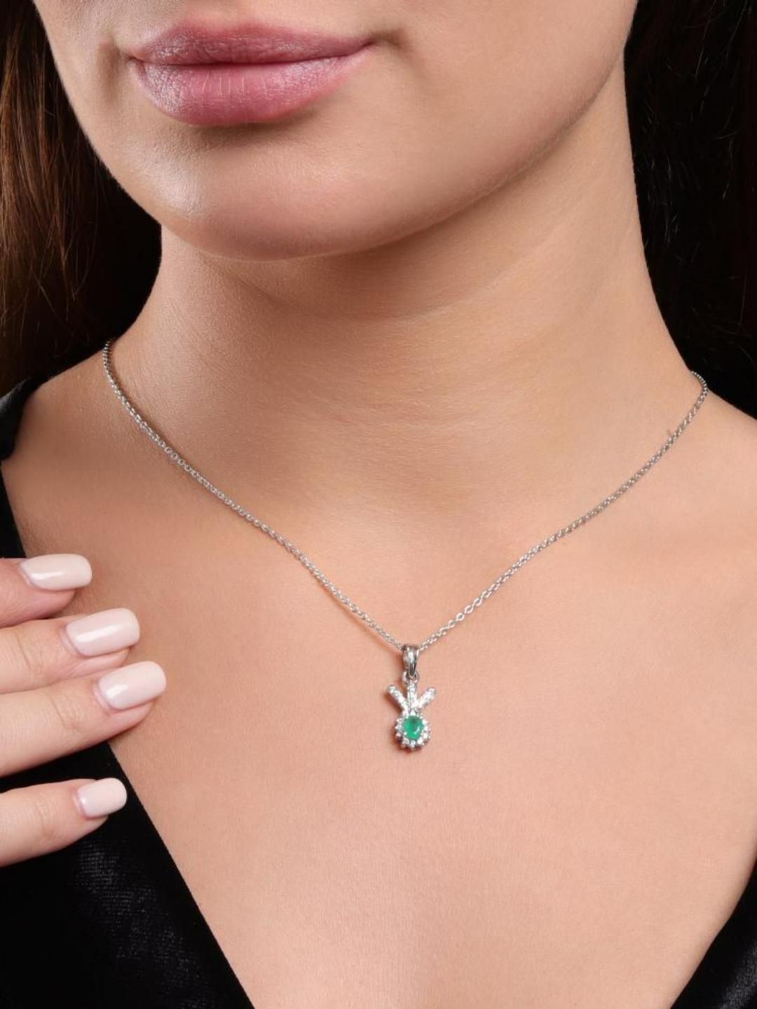 Soraya Luxe 925 Sterling Silver Natural Emerald Oval Rhodium-Plated Pendant Necklace
Soraya Luxe 925 Sterling Silver Natural Emerald Oval Rhodium-Plated Pendant Necklace