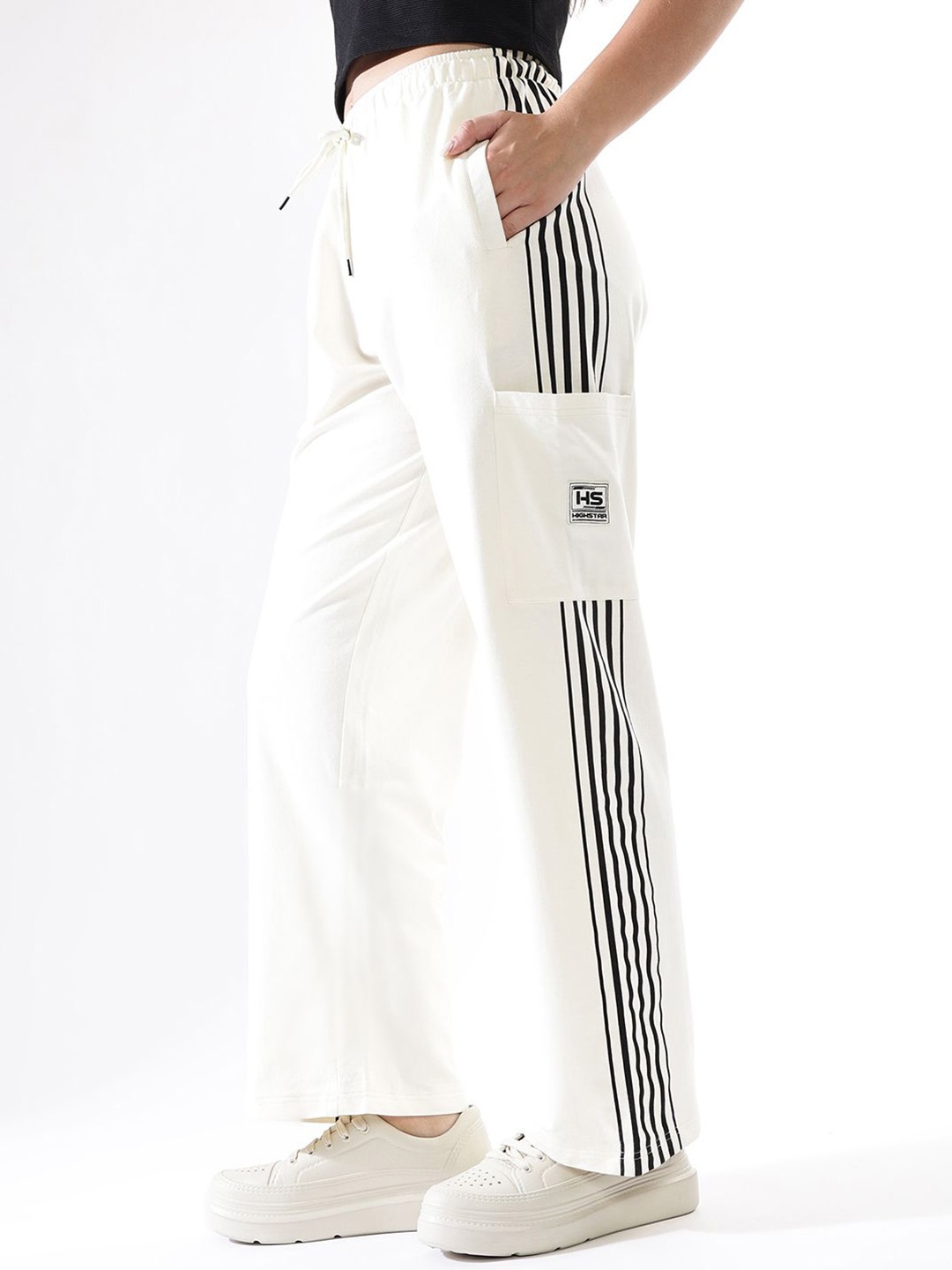 High Star Pure Cotton High Rise Wide Leg With Pockets Track pants, Off white
High Star Pure Cotton High Rise Wide Leg With Pockets Track pants, Off white