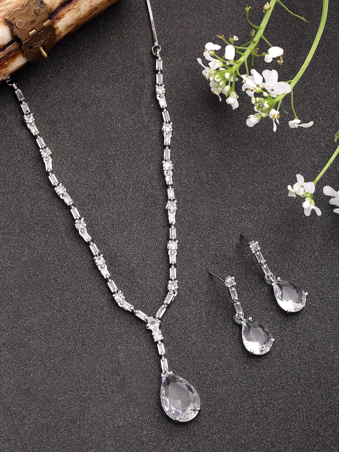 Anouk Women Silver-Plated White American Diamond-Studded Handcrafted Jewellery Set
Anouk Women Silver-Plated White American Diamond-Studded Handcrafted Jewellery Set