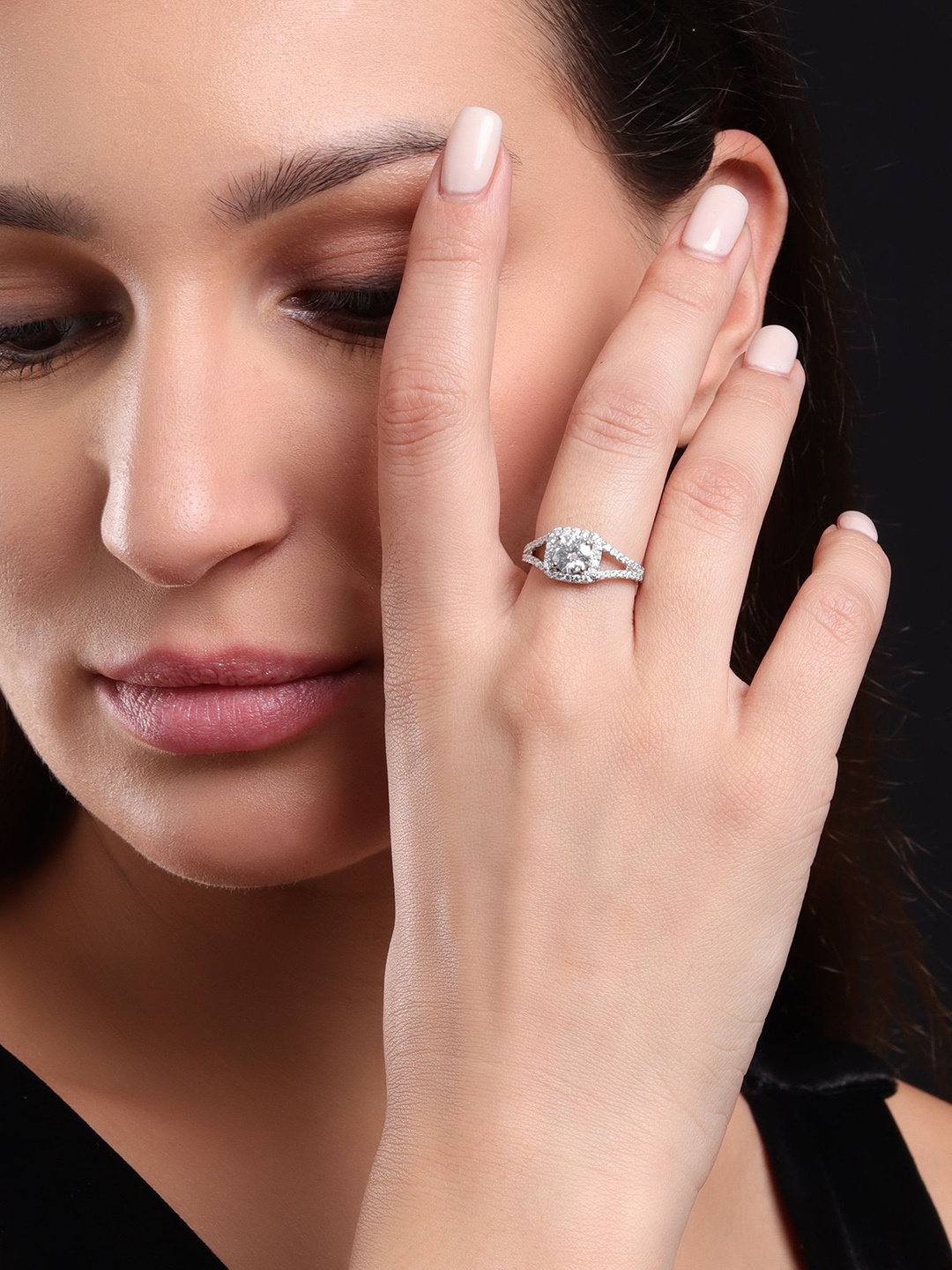 Soraya Luxe 925 Sterling Silver Rhodium Plated Solitaire Moissanite Diamond Studded Ring
Soraya Luxe 925 Sterling Silver Rhodium Plated Solitaire Moissanite Diamond Studded Ring