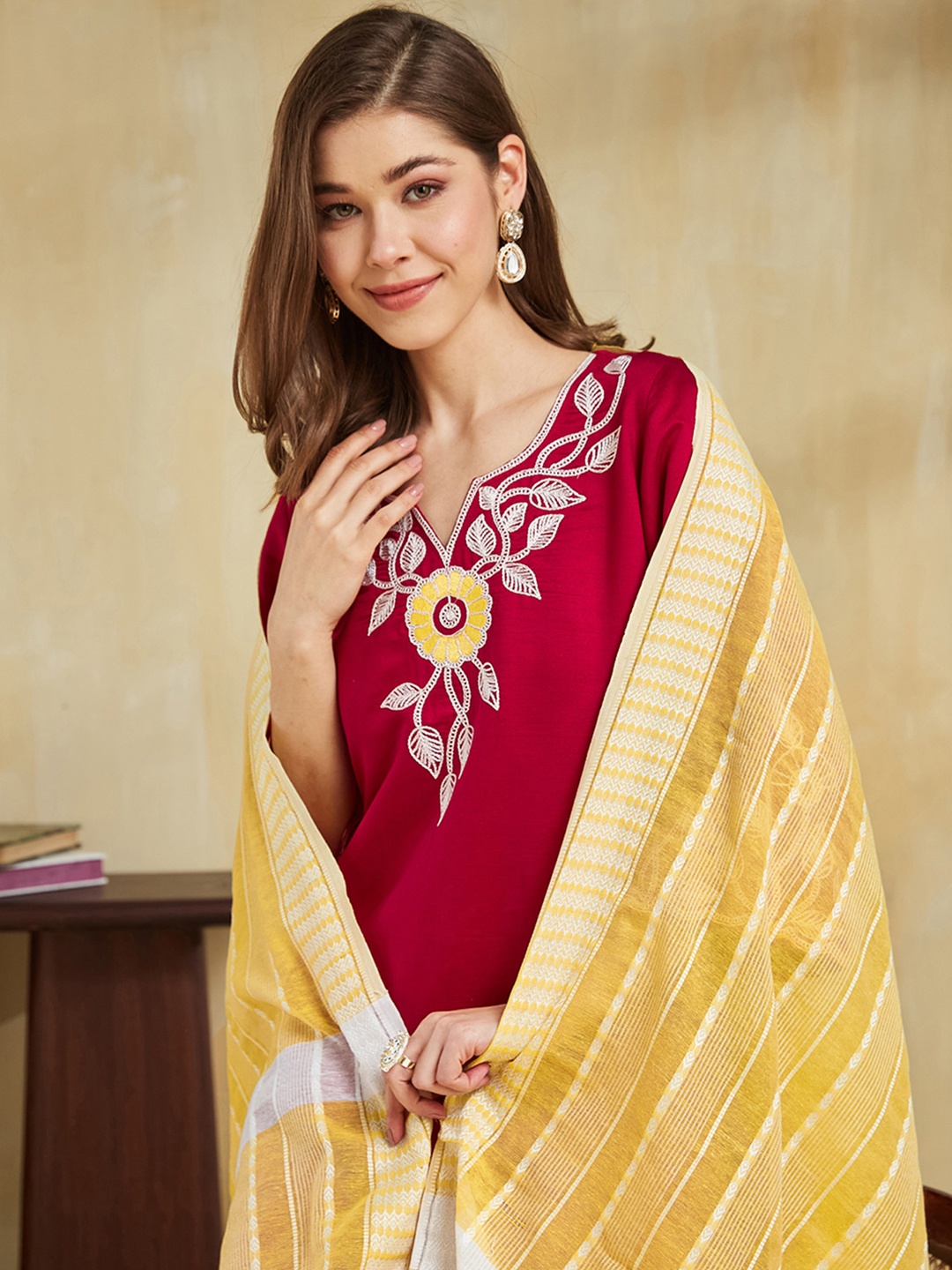 KALINI Women Ethnic Motifs Embroidered Regular Thread Work Kurta with Trousers & With Dupatta, Pink
KALINI Women Ethnic Motifs Embroidered Regular Thread Work Kurta with Trousers & With Dupatta, Pink