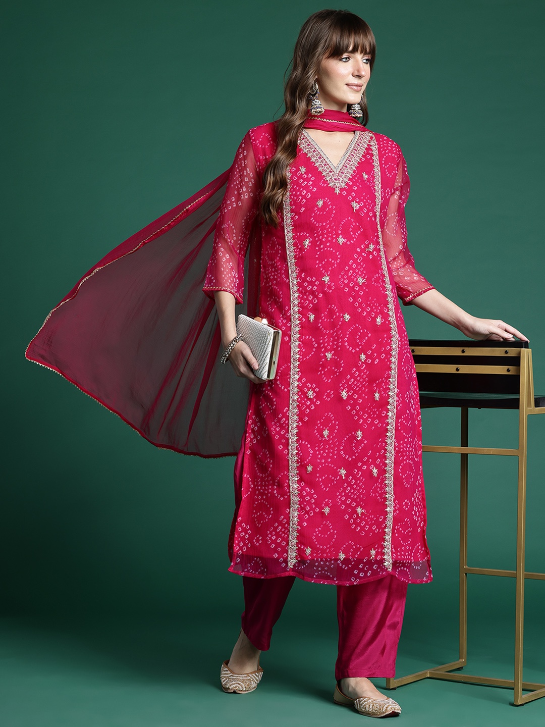 Indo Era Ethnic Motifs Embroidered Regular Silk Chiffon Kurta with Trousers & Dupatta, Pink
Indo Era Ethnic Motifs Embroidered Regular Silk Chiffon Kurta with Trousers & Dupatta, Pink