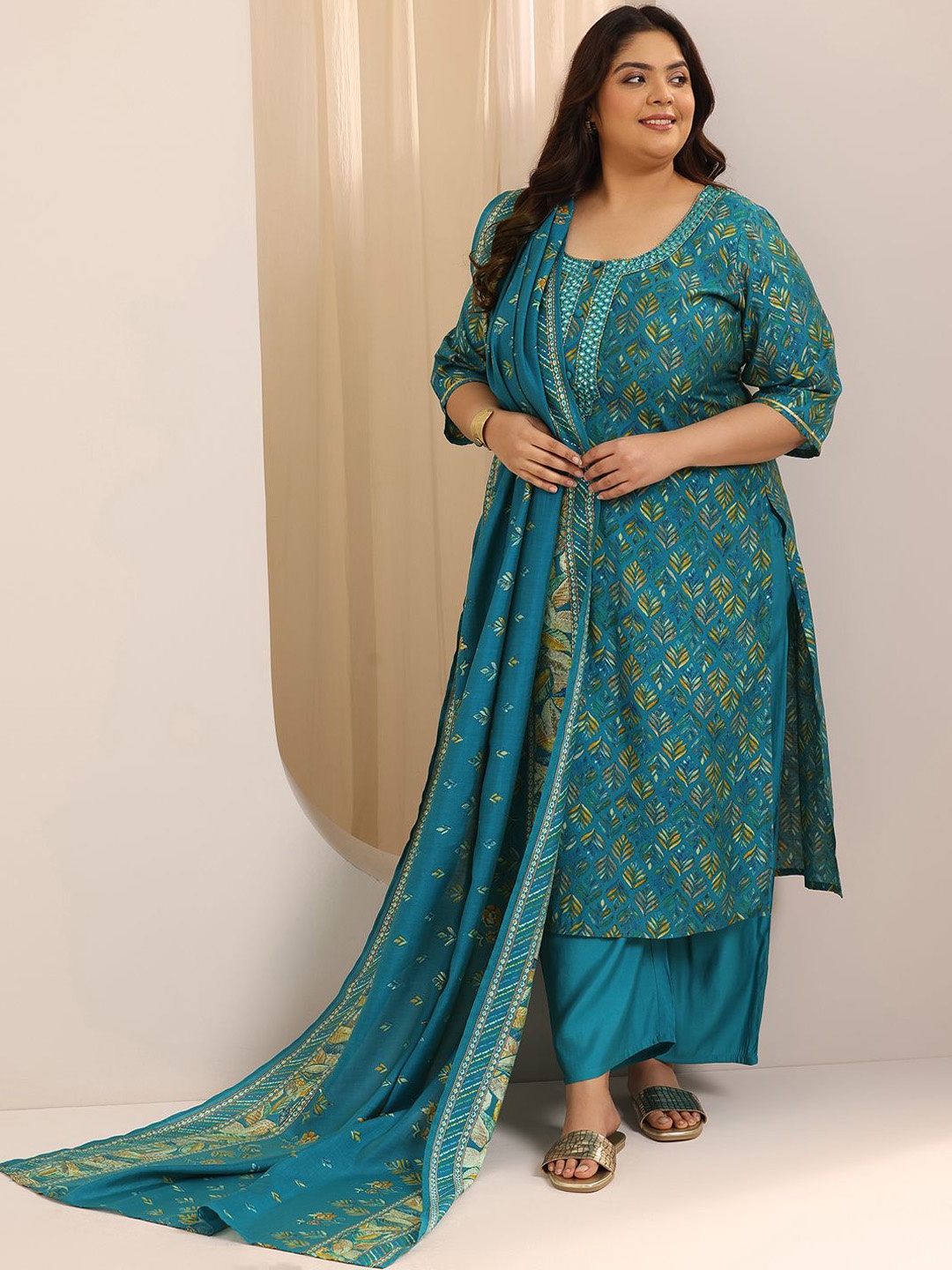 EXTRA LOVE BY LIBAS Women Plus Size Floral Mirror Work Kurta with Trousers & With Dupatta, Blue
EXTRA LOVE BY LIBAS Women Plus Size Floral Mirror Work Kurta with Trousers & With Dupatta, Blue