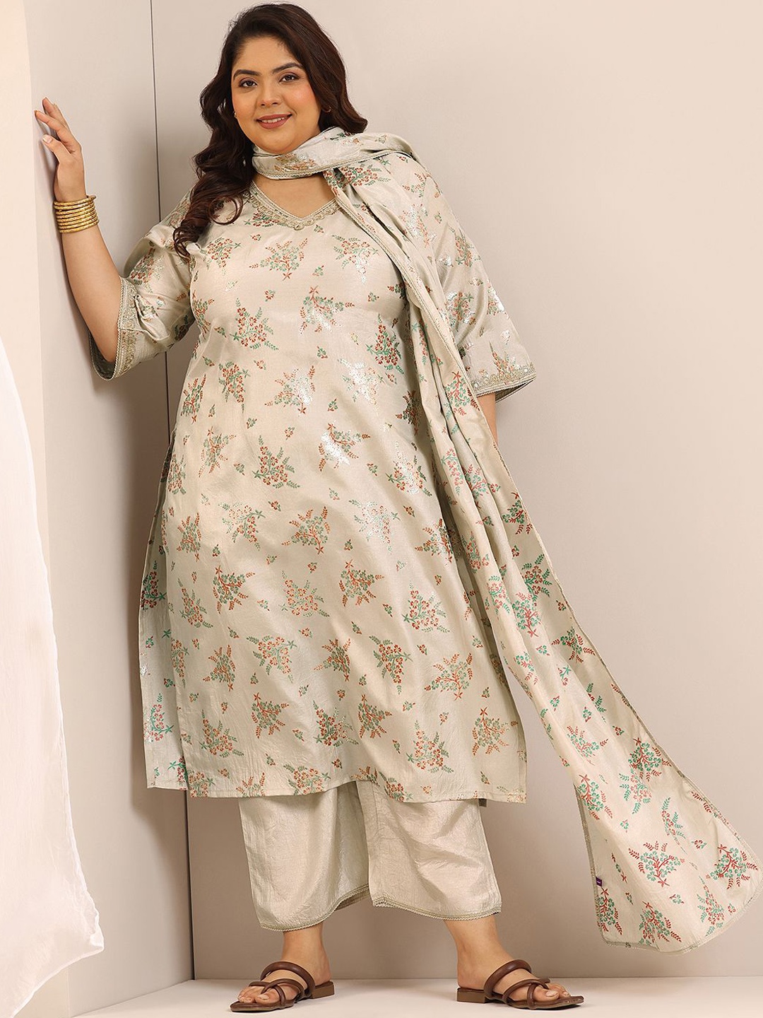 EXTRA LOVE BY LIBAS Plus Size Women Regular Kurta with Trousers & With Dupatta, Grey
EXTRA LOVE BY LIBAS Plus Size Women Regular Kurta with Trousers & With Dupatta, Grey