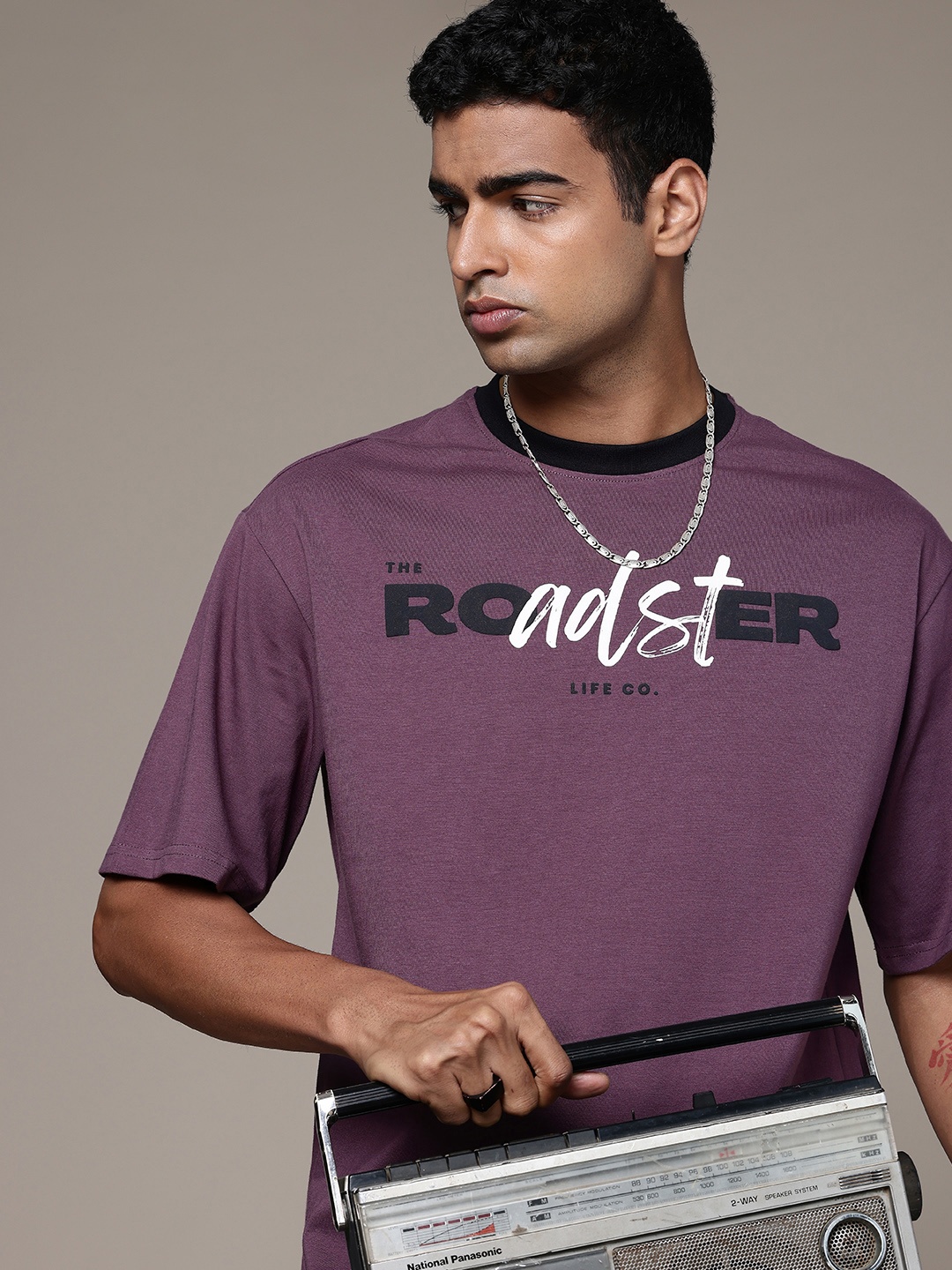 The Roadster Lifestyle Co. Printed Drop-Shoulder Sleeves Relaxed Fit Pure Cotton T-shirt, Purple
The Roadster Lifestyle Co. Printed Drop-Shoulder Sleeves Relaxed Fit Pure Cotton T-shirt, Purple