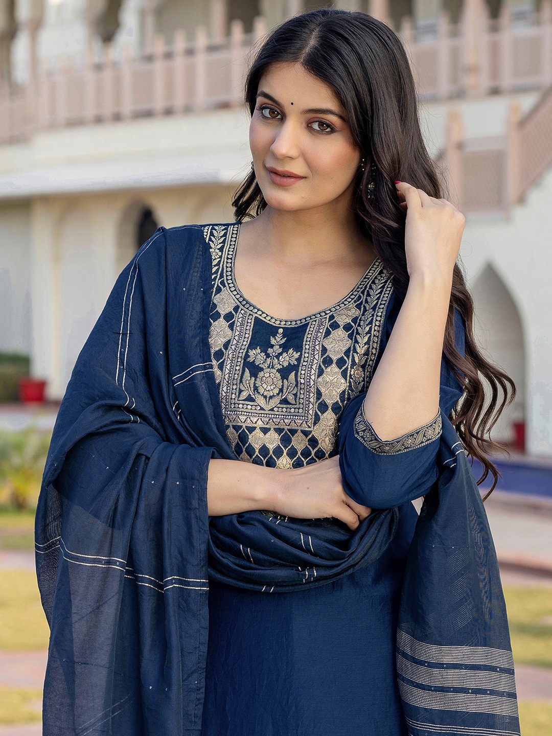 SKYLEE Floral Woven Design Round Neck Zari Straight Kurta With Trousers & Dupatta, Blue
SKYLEE Floral Woven Design Round Neck Zari Straight Kurta With Trousers & Dupatta, Blue