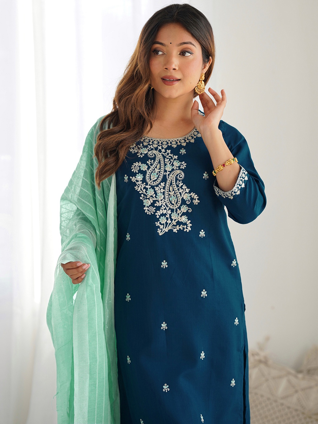 SKYLEE Paisley Embroidered Thread Work Straight Kurta With Trousers & Dupatta, Blue
SKYLEE Paisley Embroidered Thread Work Straight Kurta With Trousers & Dupatta, Blue