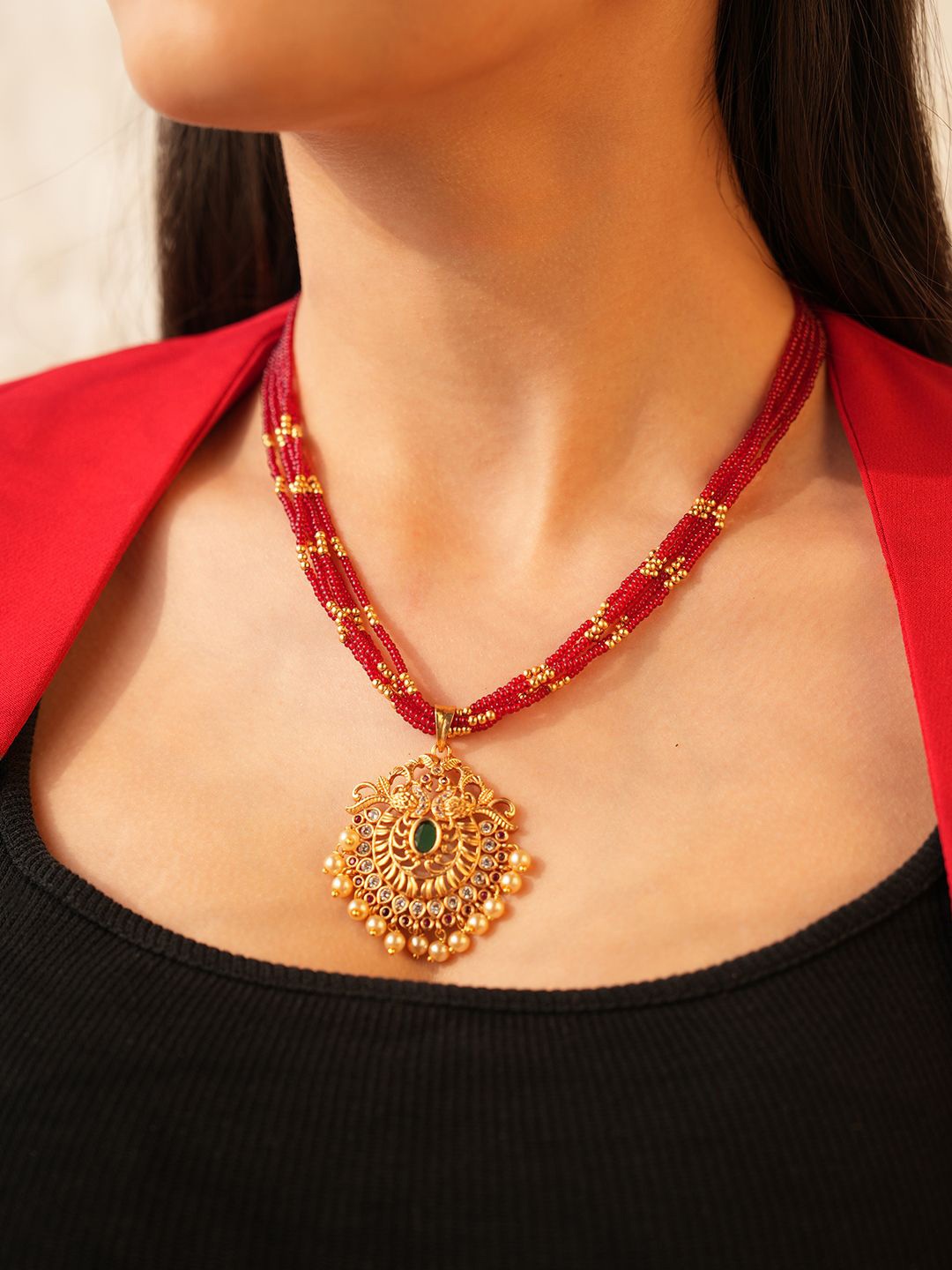 Binnis Wardrobe Gold Plated Artificial Stone Studded & Pearl Beaded Necklace & Earrings
Binnis Wardrobe Gold Plated Artificial Stone Studded & Pearl Beaded Necklace & Earrings