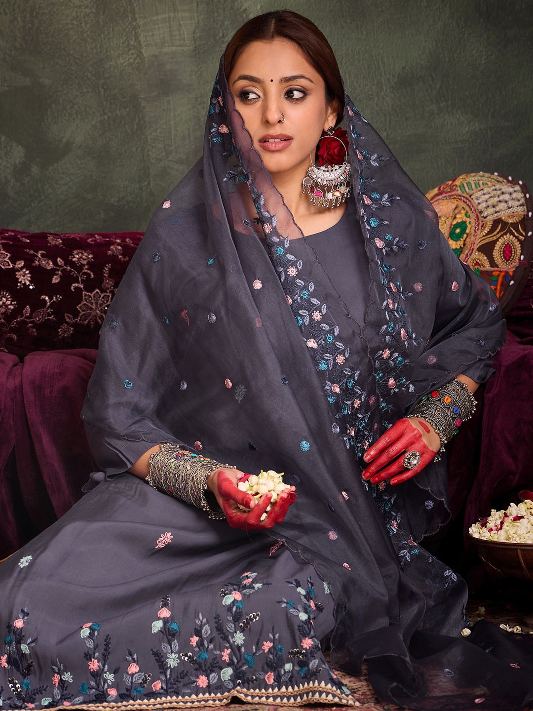 Indo Era Floral Embroidered Thread Work Straight Kurta With Trousers & Dupatta, Grey
Indo Era Floral Embroidered Thread Work Straight Kurta With Trousers & Dupatta, Grey