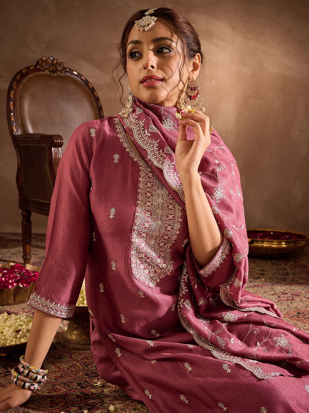 Indo Era Floral Embroidered V-Neck Thread Work Straight Kurta With Trousers & Dupatta, Mauve
Indo Era Floral Embroidered V-Neck Thread Work Straight Kurta With Trousers & Dupatta, Mauve