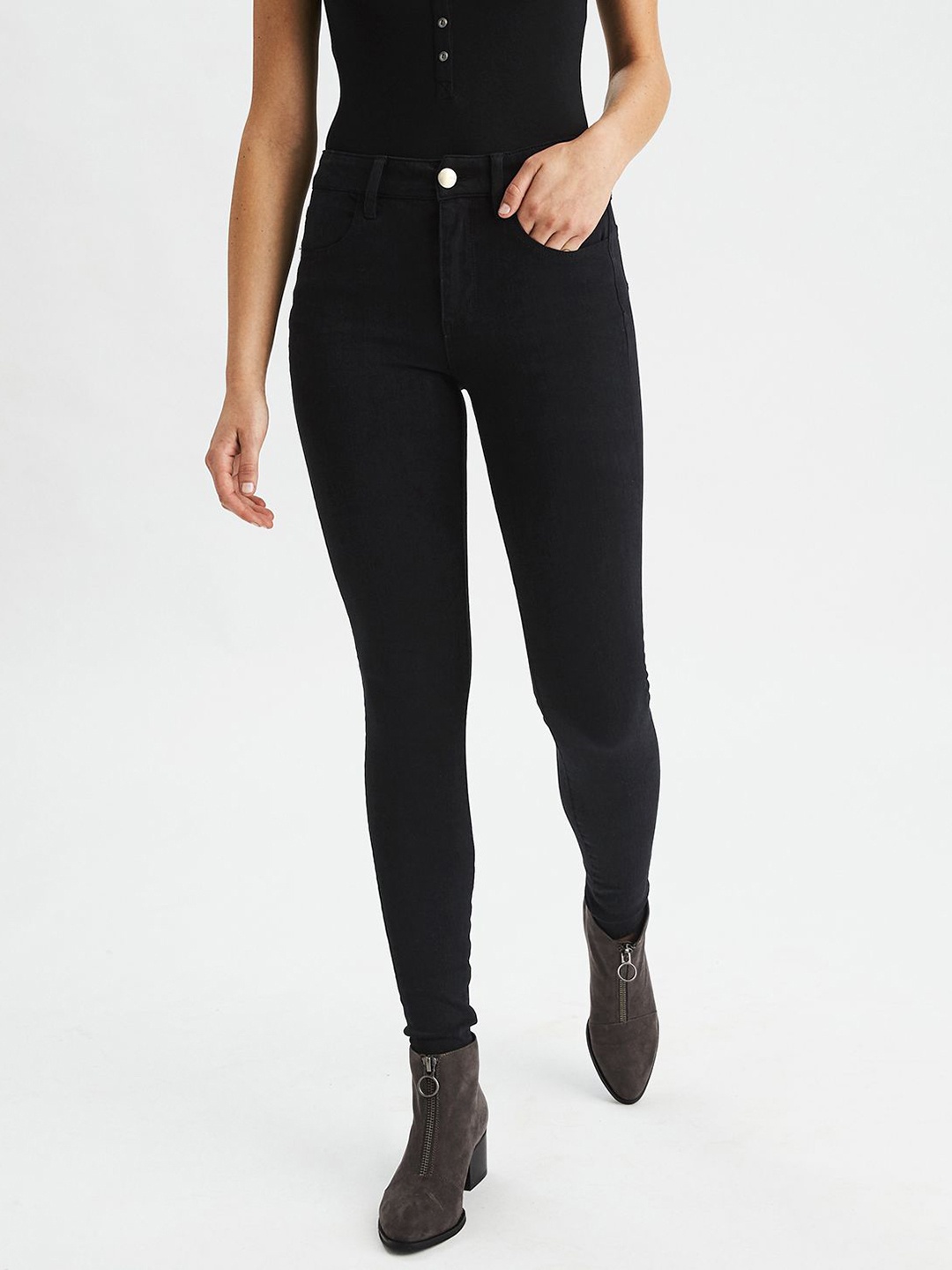 AMERICAN EAGLE OUTFITTERS Women Black Skinny Fit High-Rise Clean Look Stretchable Jeans
AMERICAN EAGLE OUTFITTERS Women Black Skinny Fit High-Rise Clean Look Stretchable Jeans
