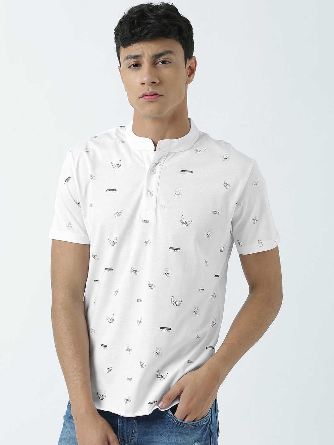 Huetrap Men White Printed Mandarin Collar T-shirt