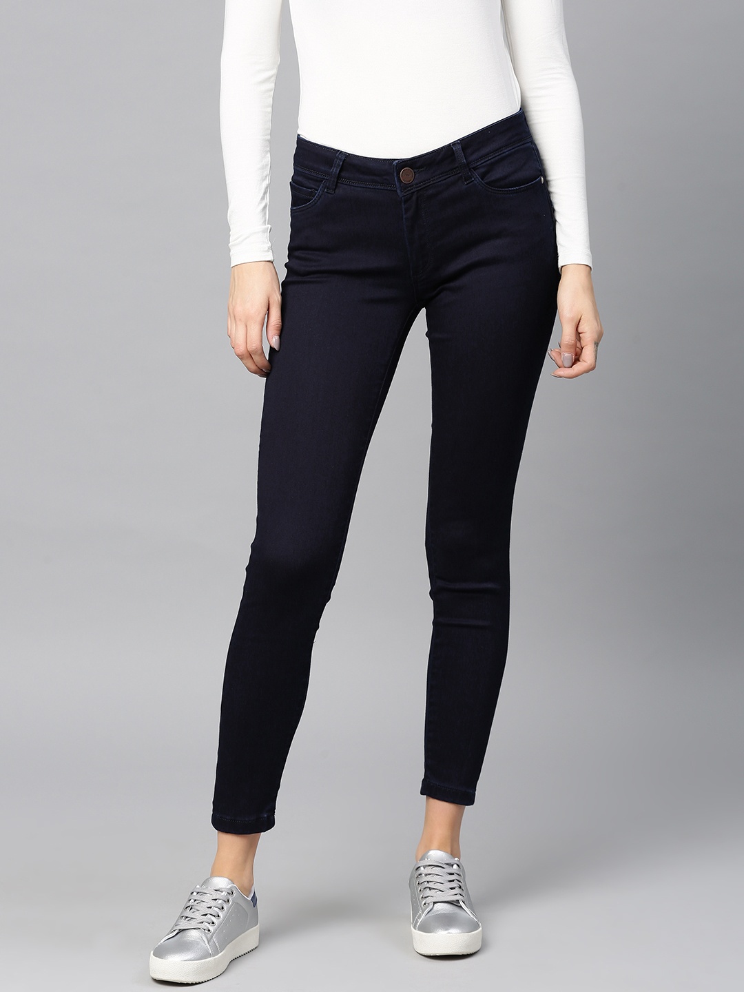 Tokyo Talkies Women Navy Skinny Fit Mid-Rise Clean Look Stretchable Cropped Jeans, Navy blue
Tokyo Talkies Women Navy Skinny Fit Mid-Rise Clean Look Stretchable Cropped Jeans, Navy blue