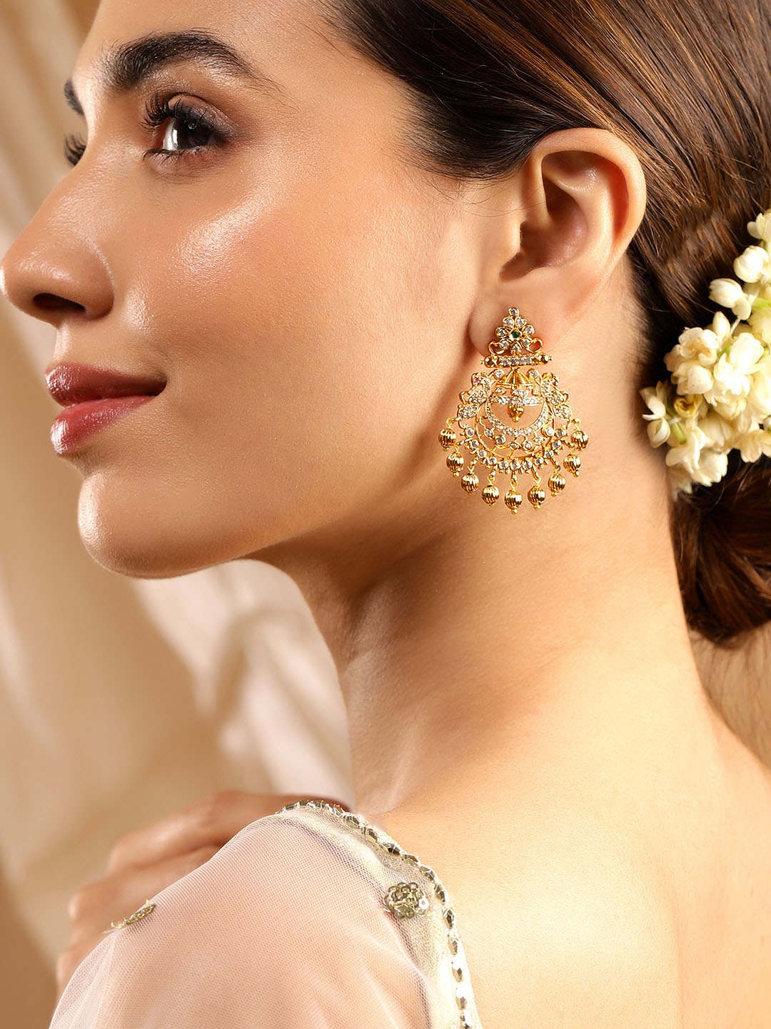 Rubans 22K Gold-Plated Emerald & Cubic Zirconia Studded Chandbali Earrings with Gold Beads
Rubans 22K Gold-Plated Emerald & Cubic Zirconia Studded Chandbali Earrings with Gold Beads