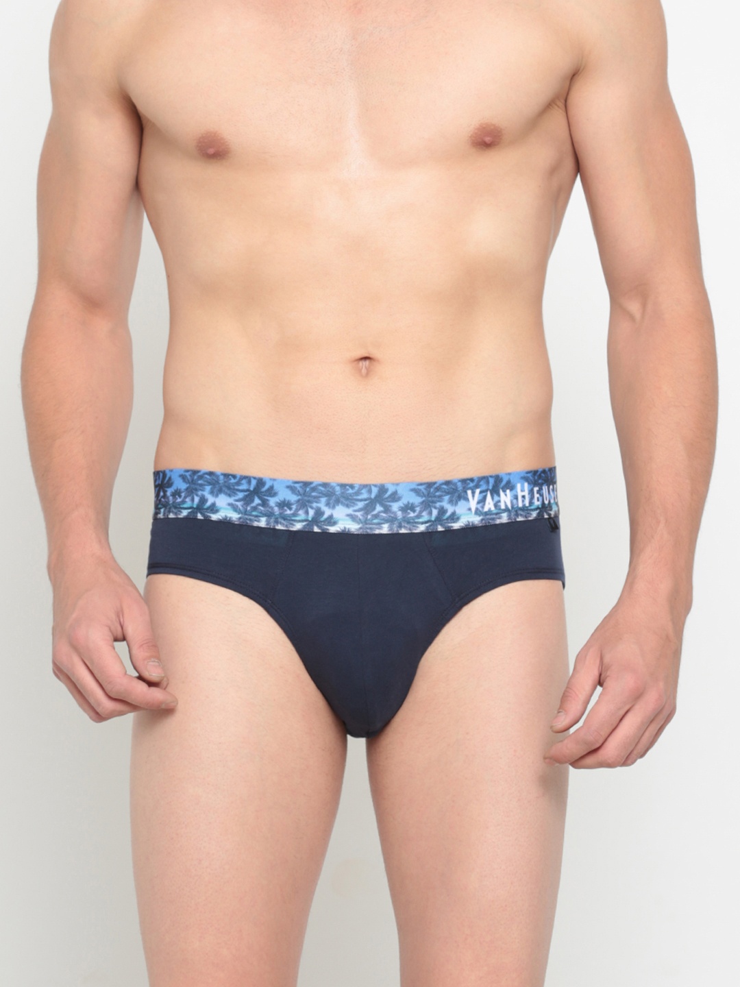 Van Heusen Men Solid Colour Fresh Digitally Printed Waistband Briefs IHIBR1SPC30009, Navy blue
Van Heusen Men Solid Colour Fresh Digitally Printed Waistband Briefs IHIBR1SPC30009, Navy blue