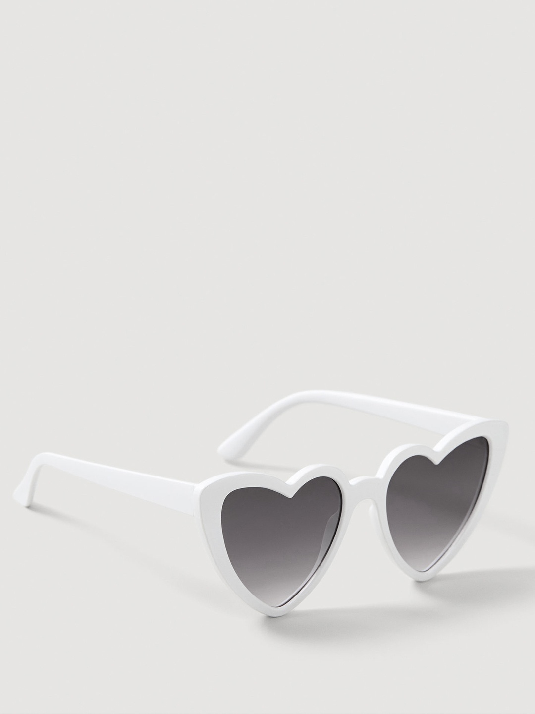 MANGO Women Heart-Shaped Sunglasses 33070598, Grey
