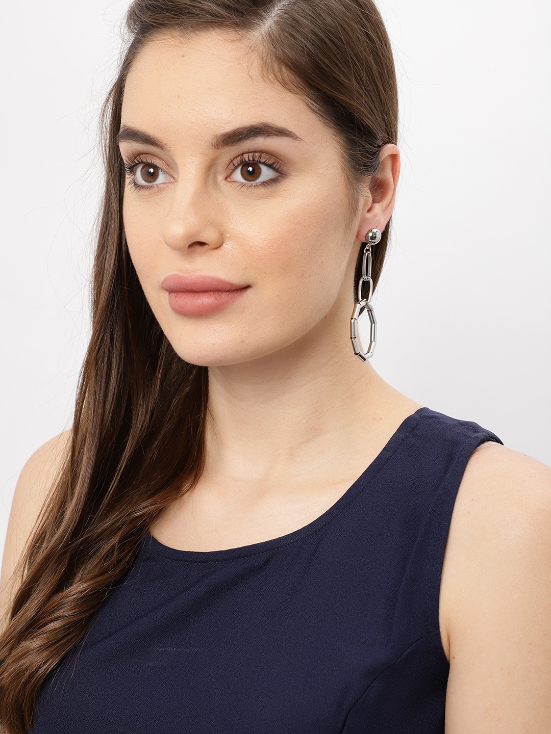 Ayesha Silver-Toned Contemporary Circular Silver-Toned Piped Long Drop Earrings
Ayesha Silver-Toned Contemporary Circular Silver-Toned Piped Long Drop Earrings
