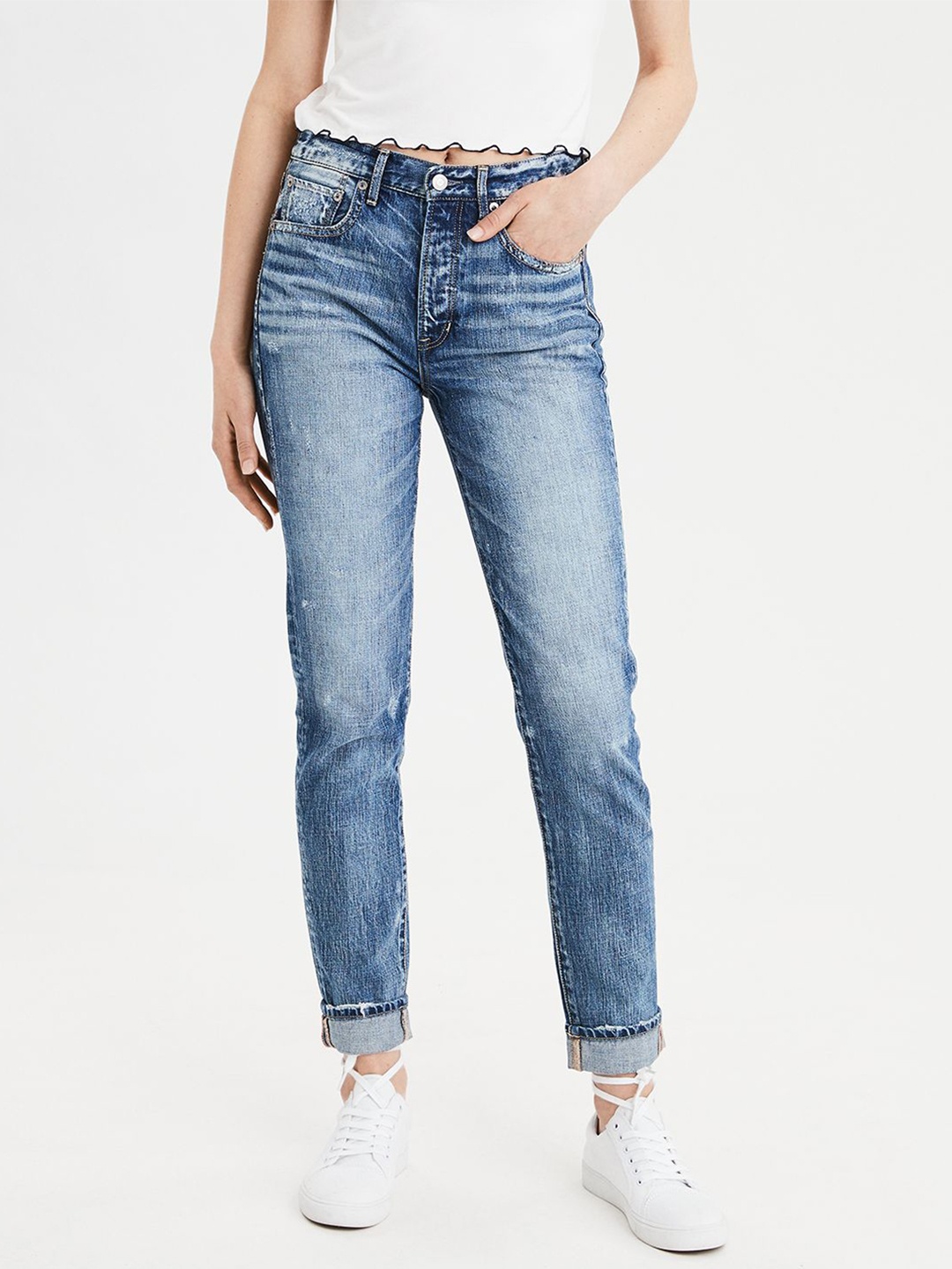 AMERICAN EAGLE OUTFITTERS Women Blue Girl Friend Fit High-Rise Mildly Distressed Jeans
AMERICAN EAGLE OUTFITTERS Women Blue Girl Friend Fit High-Rise Mildly Distressed Jeans
